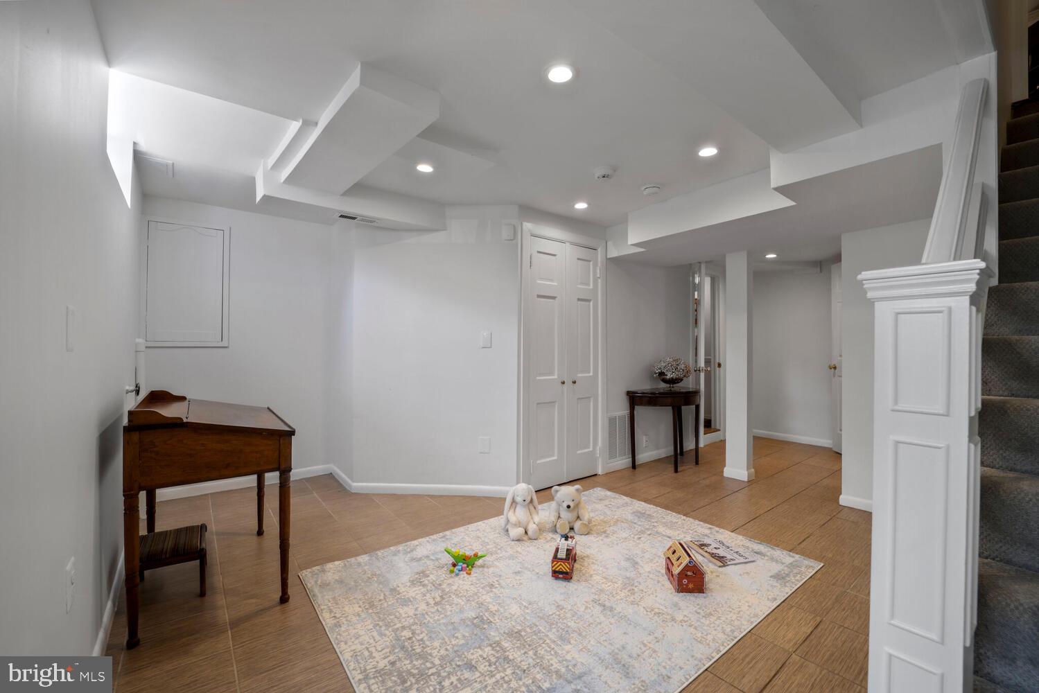 YATES GARDENS - Residential