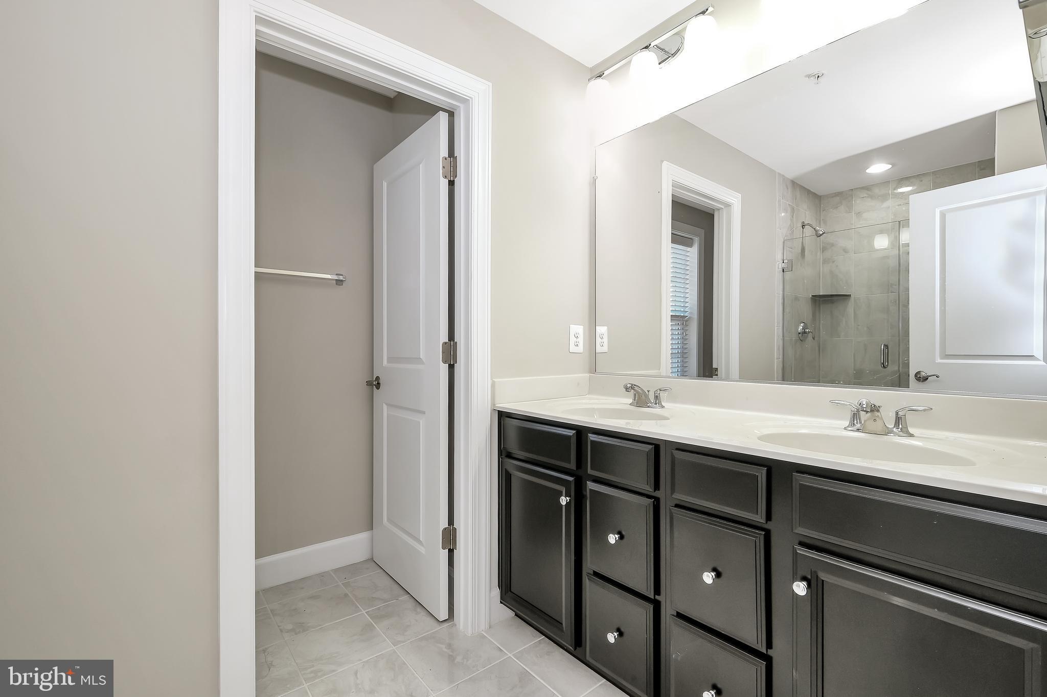 HAMILTON PARK - Residential