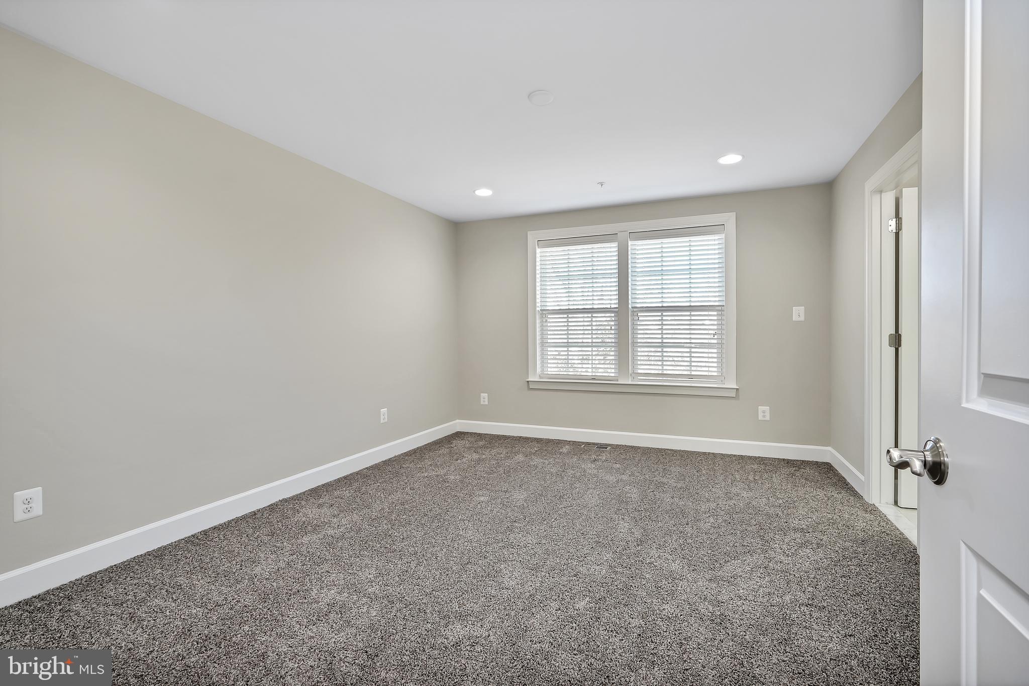 HAMILTON PARK - Residential