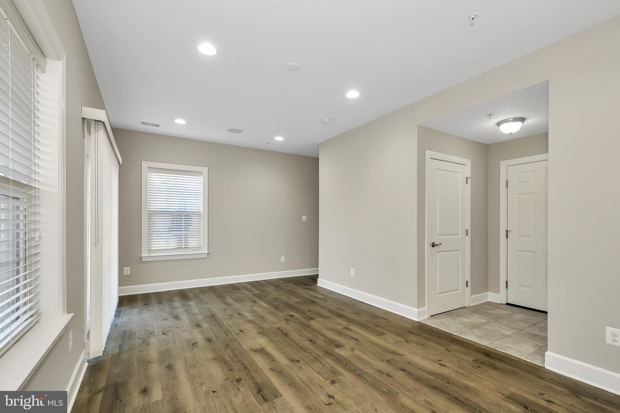 HAMILTON PARK - Residential