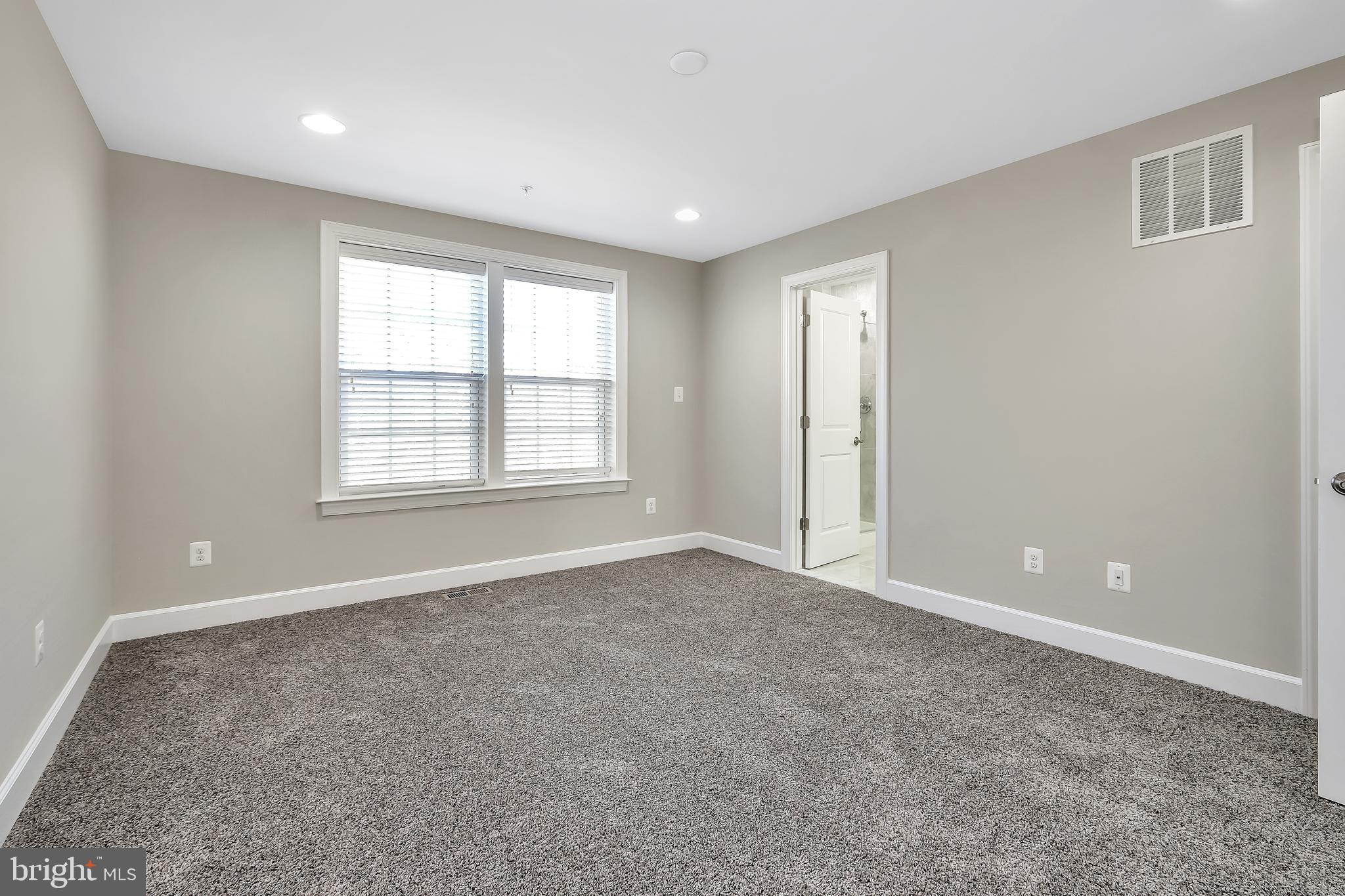 HAMILTON PARK - Residential