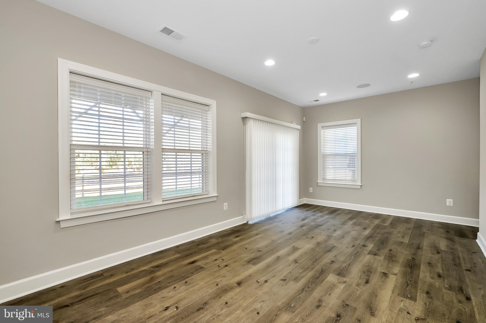 HAMILTON PARK - Residential