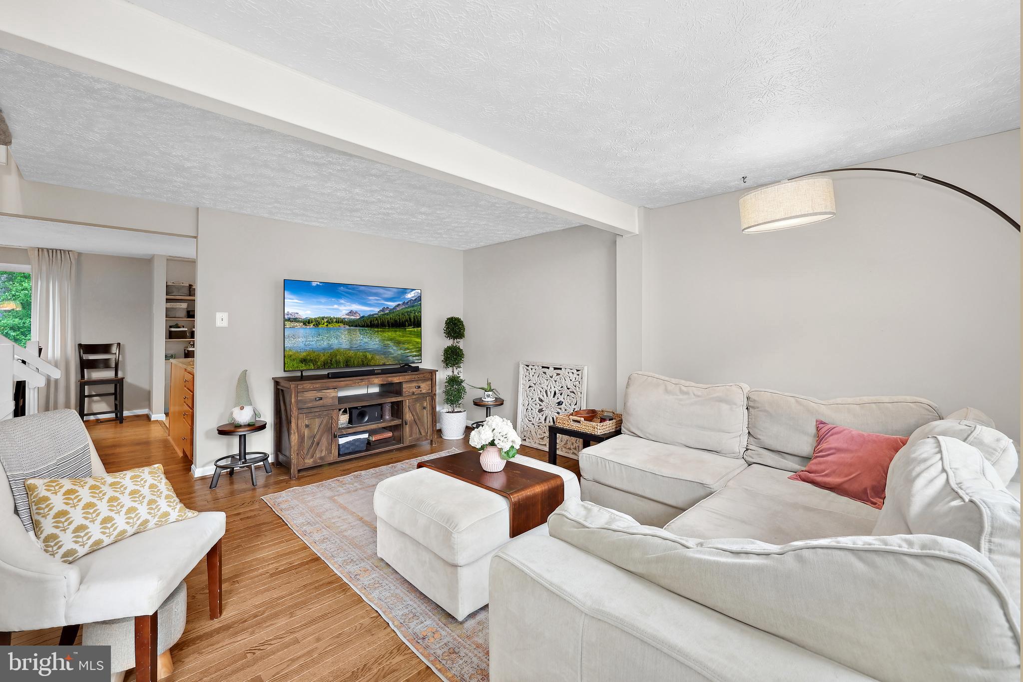 8140 WILLOWDALE COURT