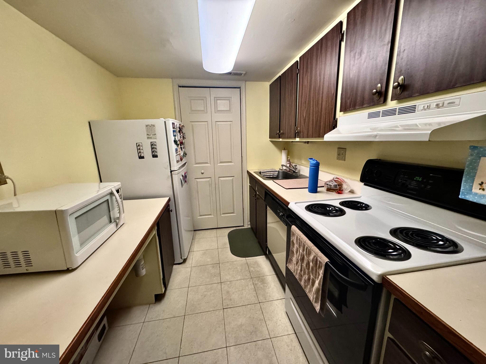 CHATHAM VIL OF TOW - Residential