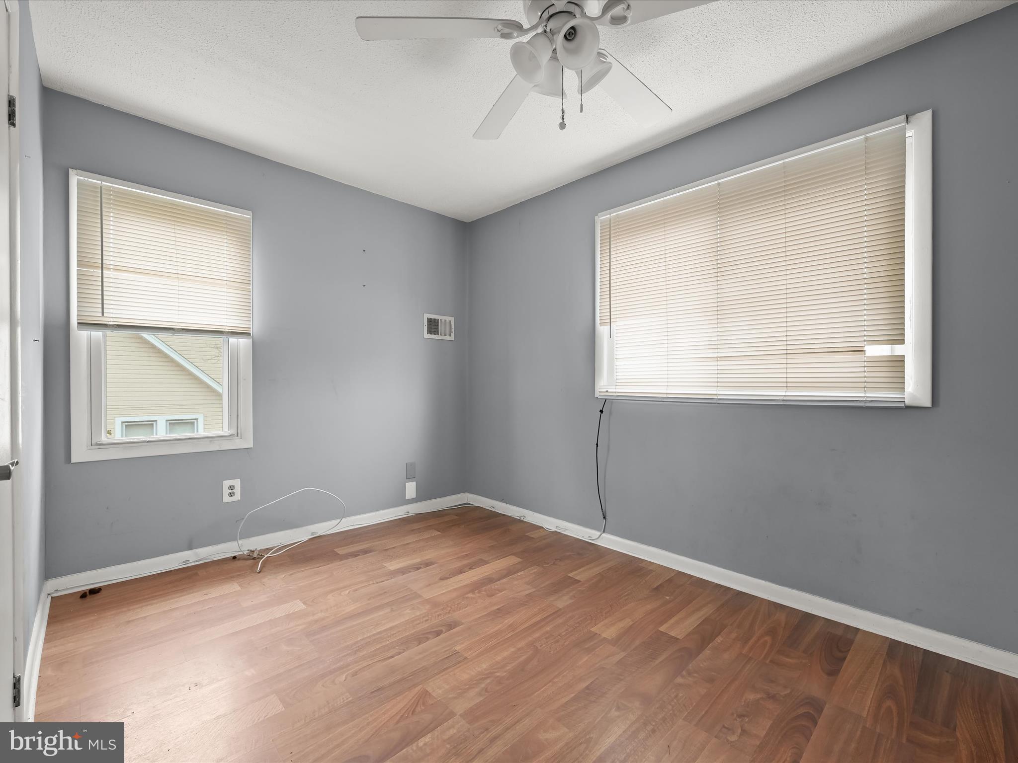 LANDSDOWNE - Residential