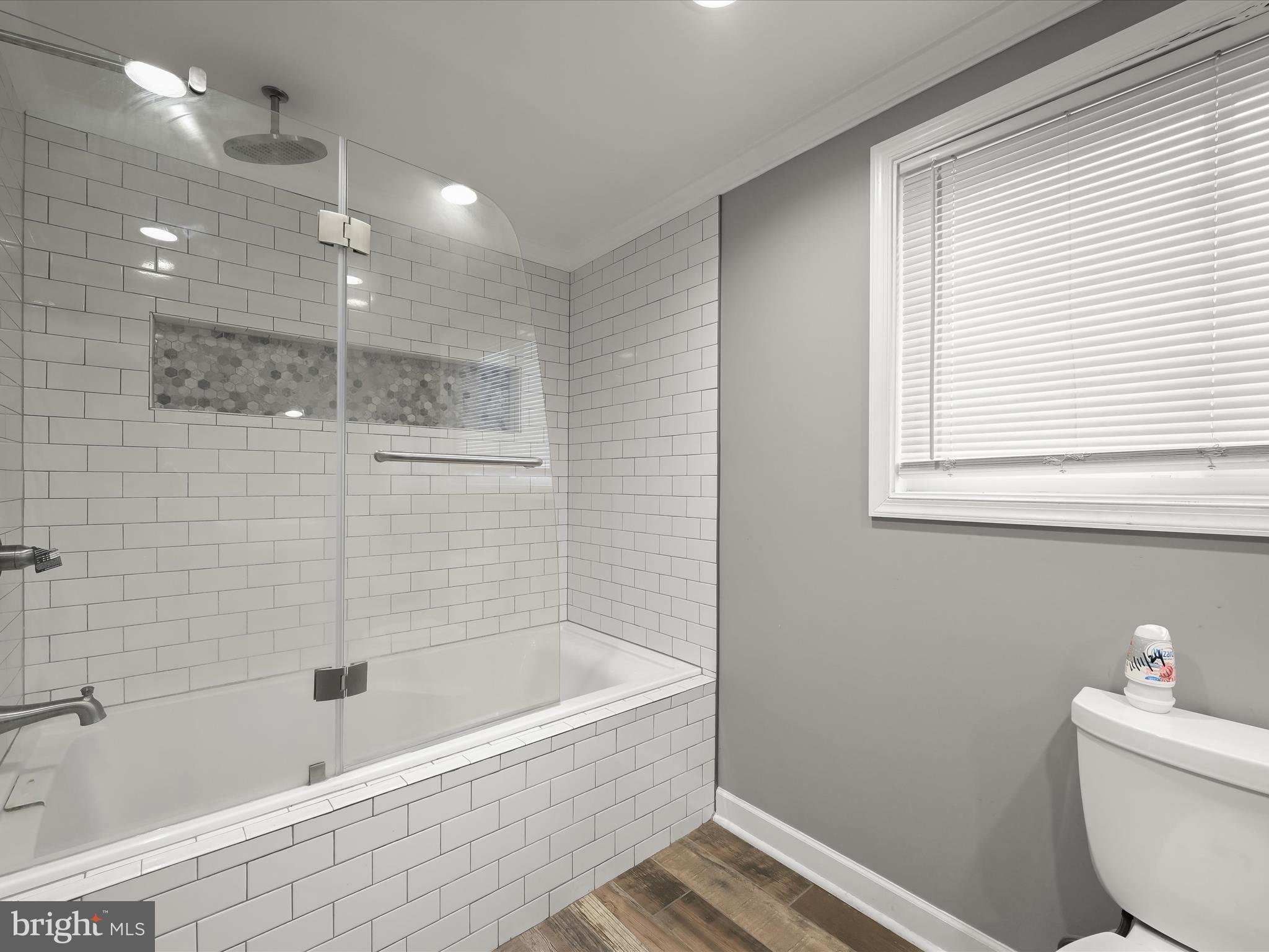 LANDSDOWNE - Residential