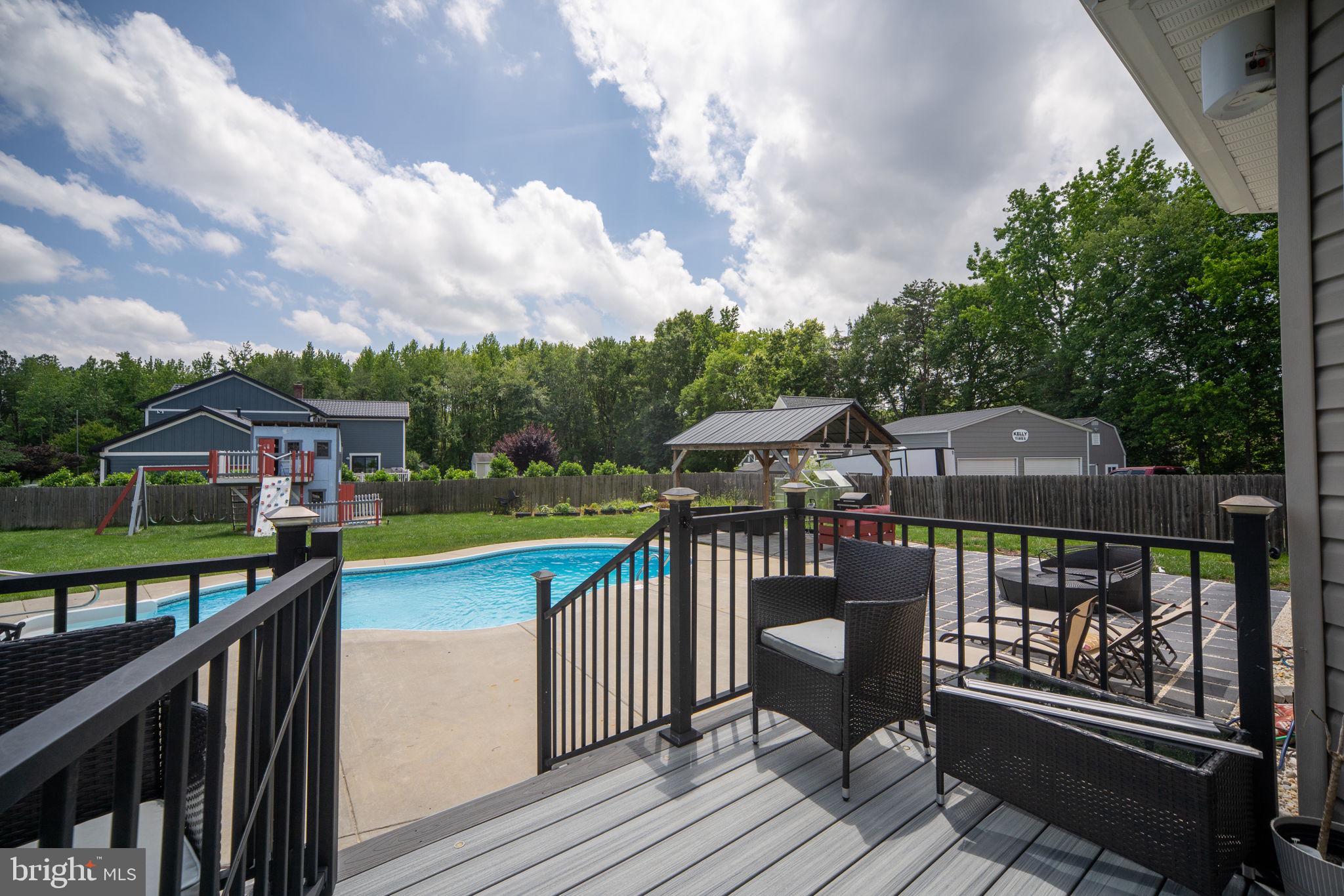 WAVERLY VILLAGE - Residential