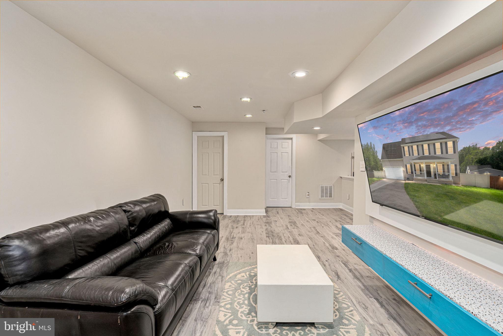 WAVERLY VILLAGE - Residential