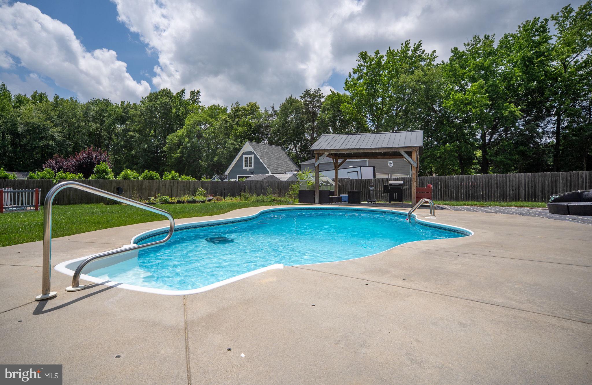 WAVERLY VILLAGE - Residential