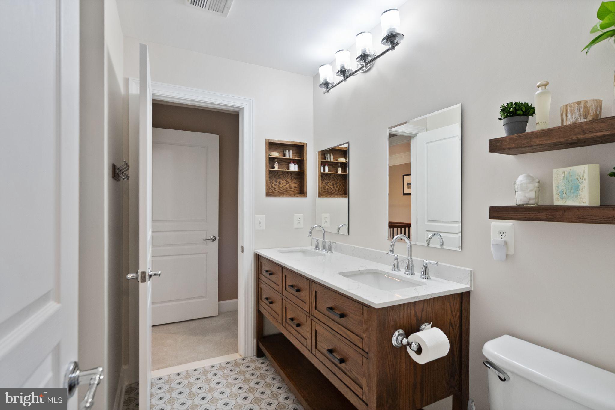 RED CEDAR - Residential