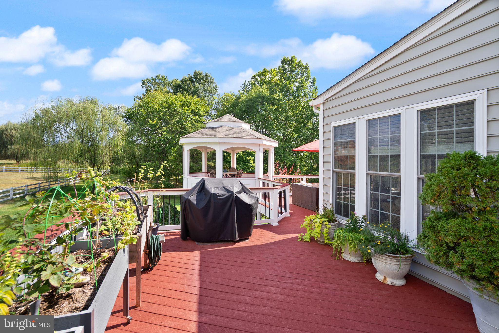 RED CEDAR - Residential