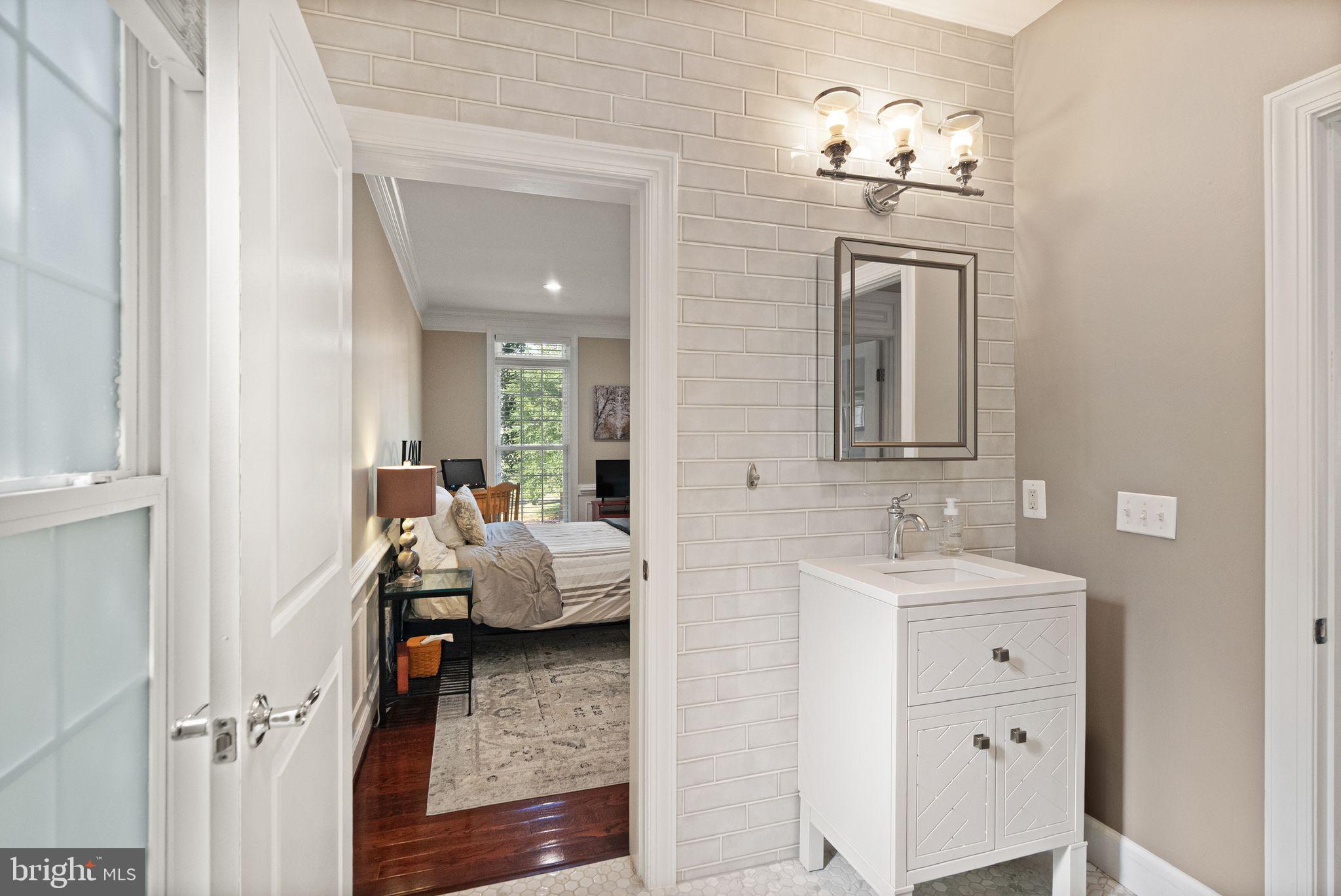 RED CEDAR - Residential