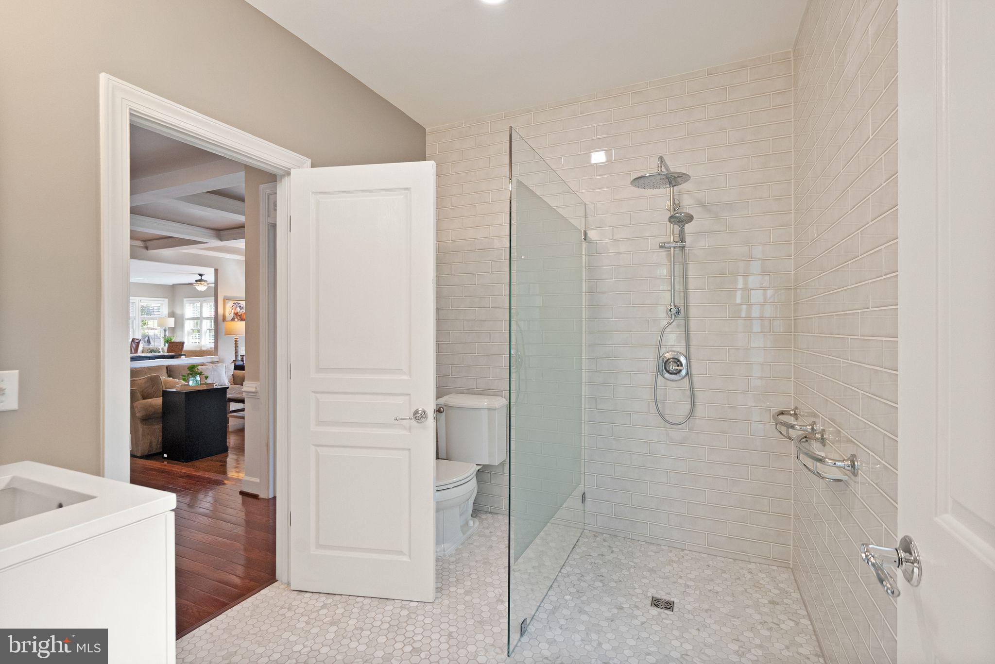 RED CEDAR - Residential