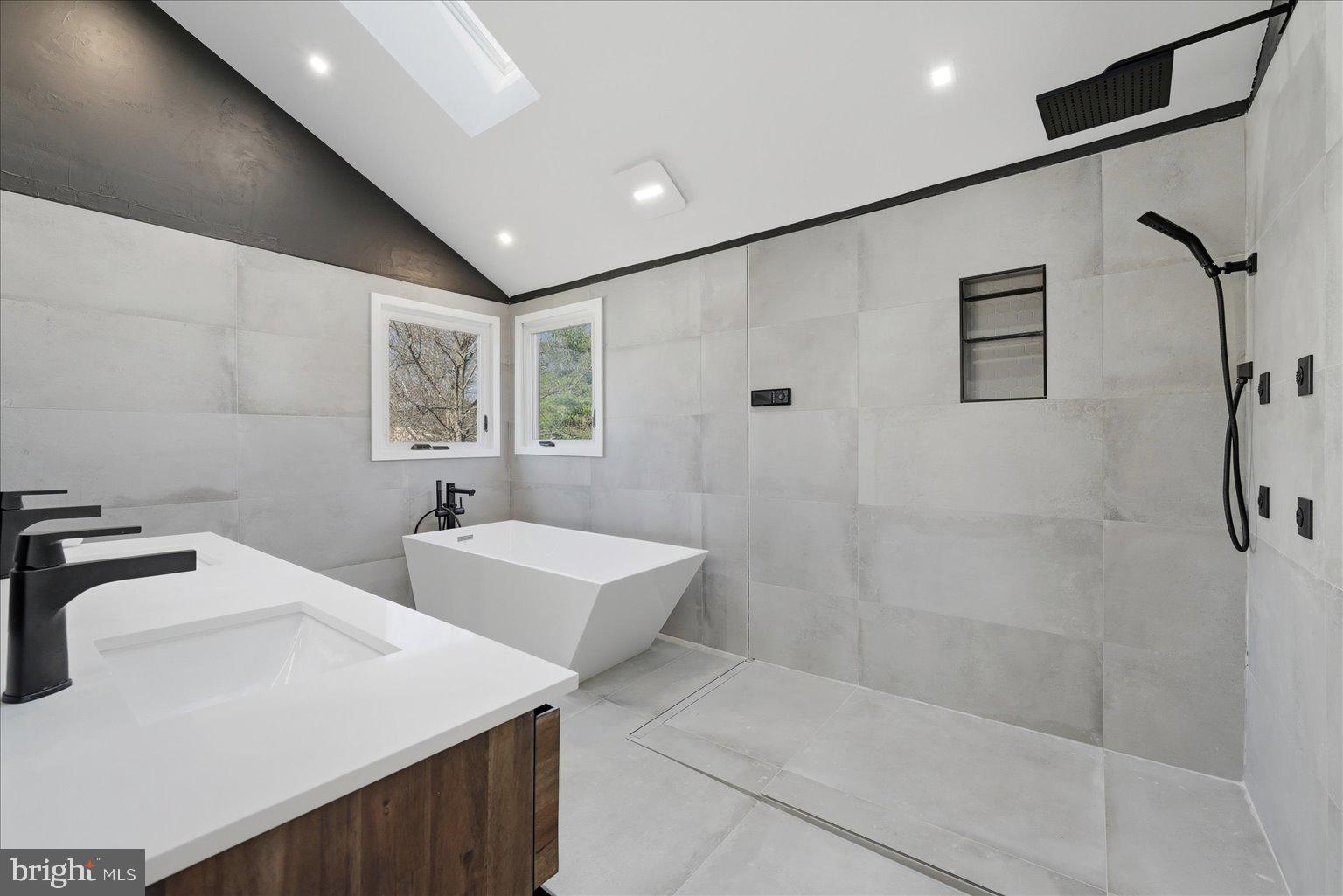 ARMFIELD FARMS - Residential