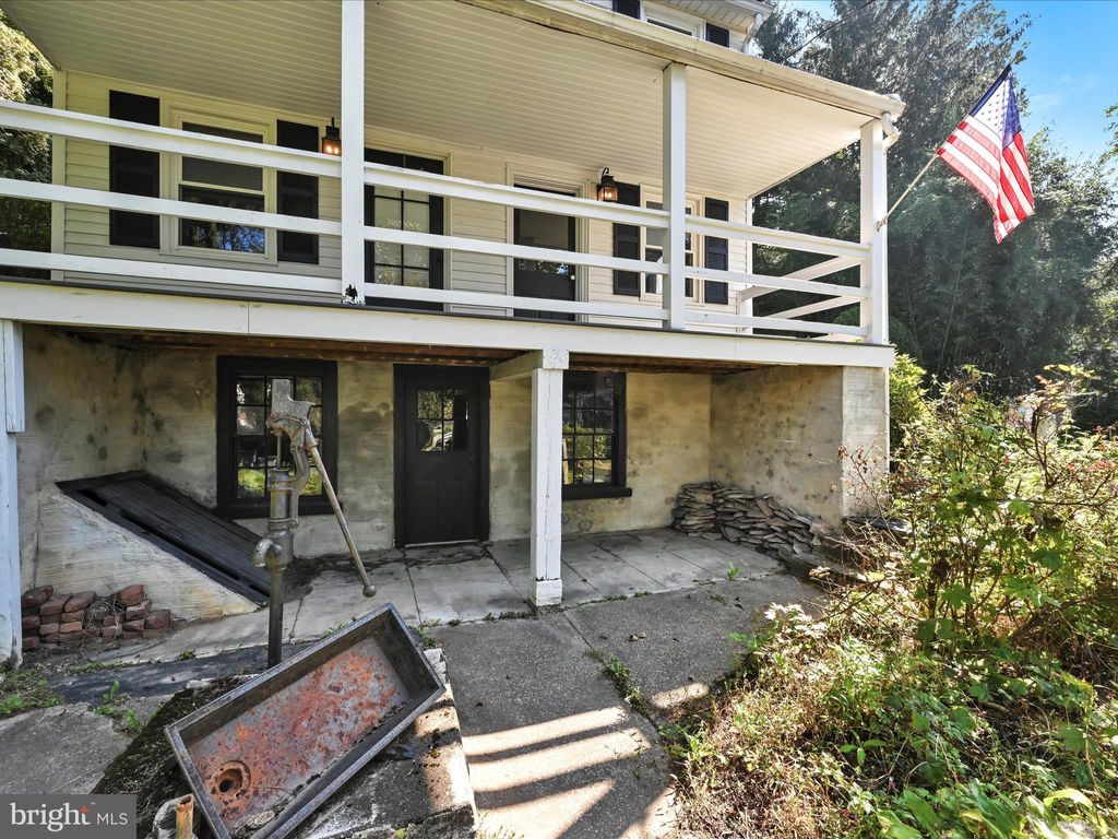 Photo of 925 N Old Road, Strasburg, PA 17579 (MLS # PALA2041744)