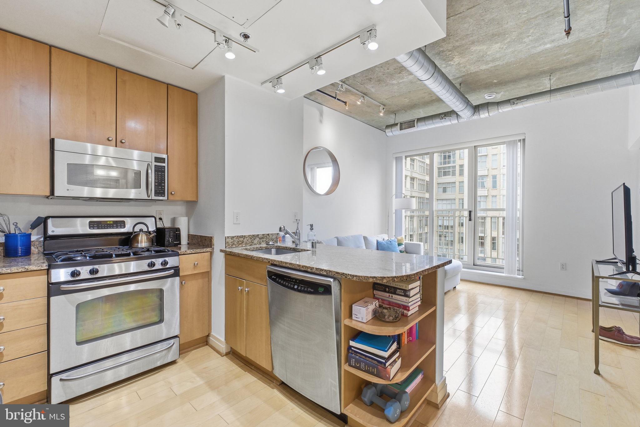 301 MASSACHUSETTS AVENUE NW 906