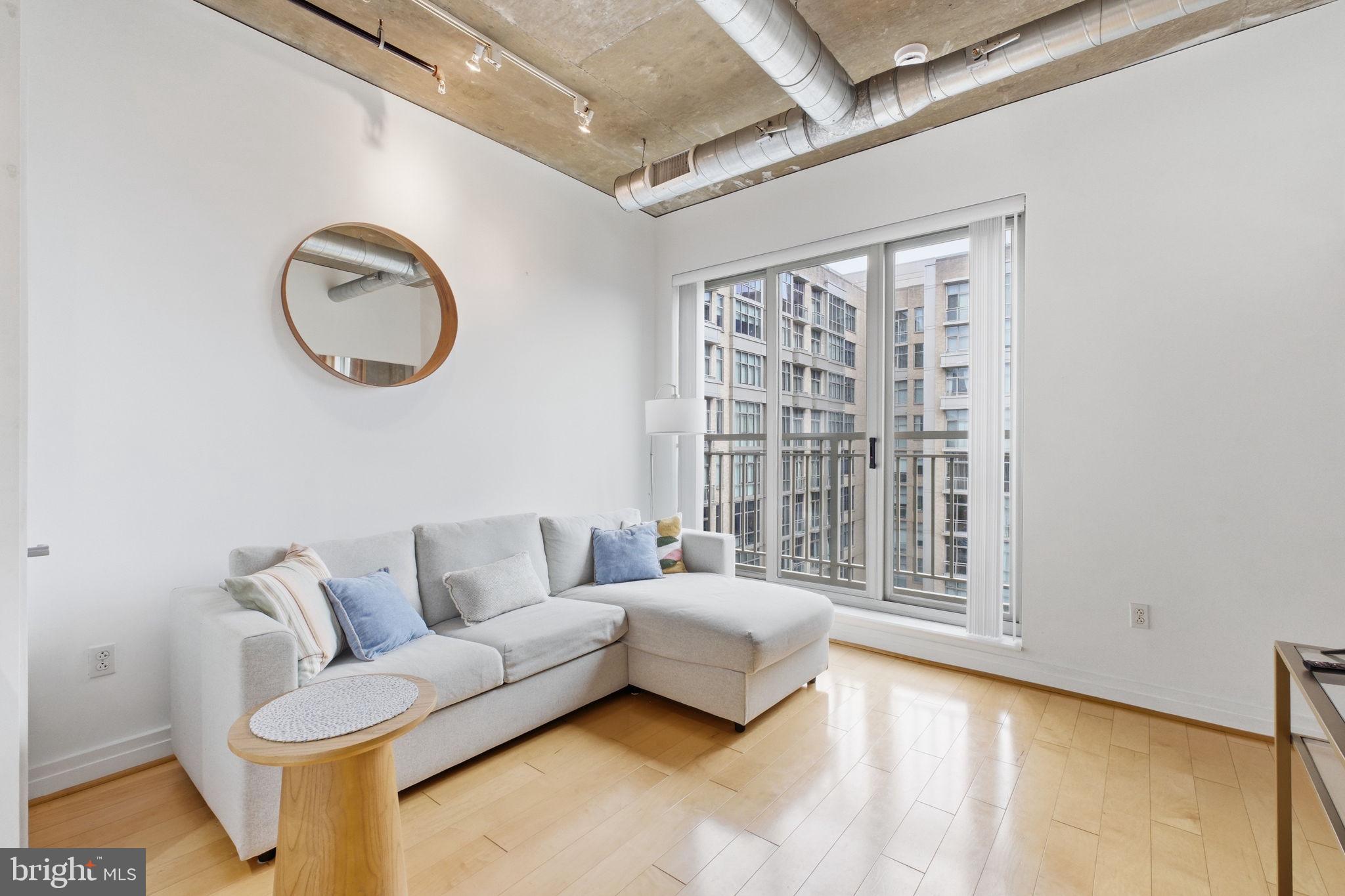 301 MASSACHUSETTS AVENUE NW 906