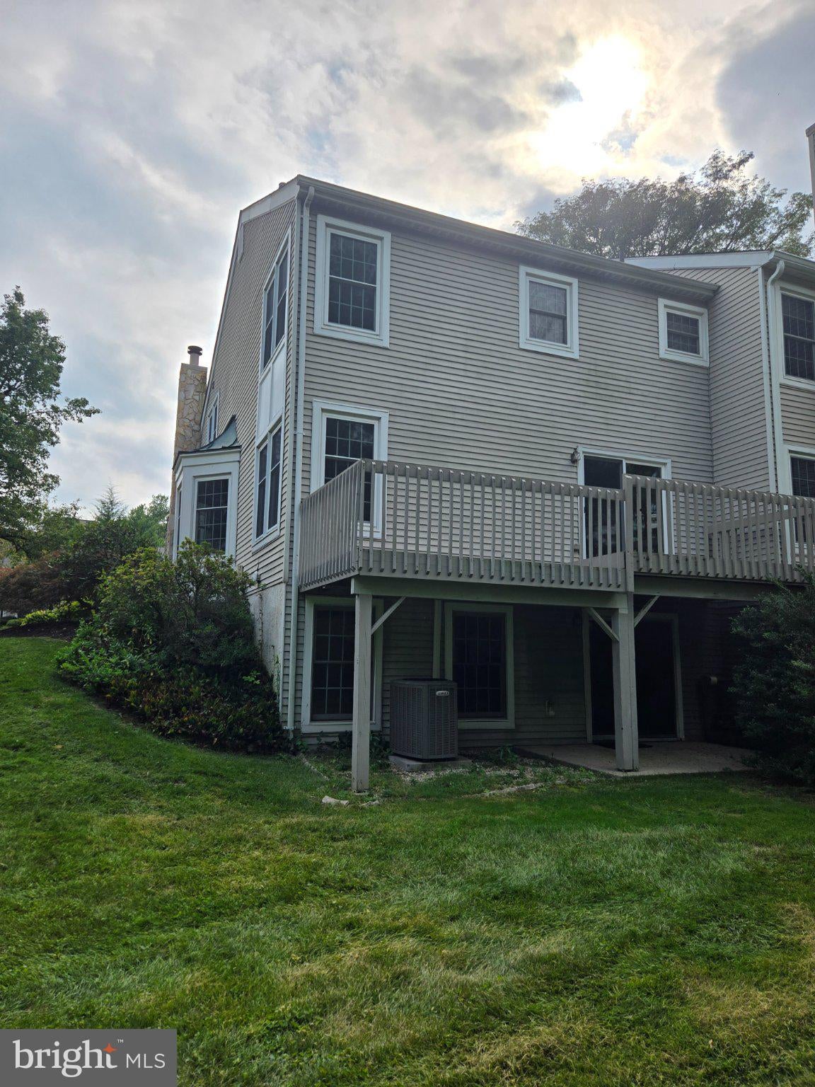304 EAGLE LANE