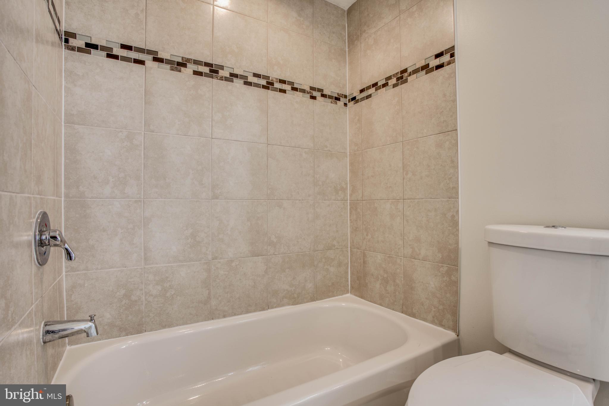 HAMPDEN HISTORIC DISTRICT - Residential Lease