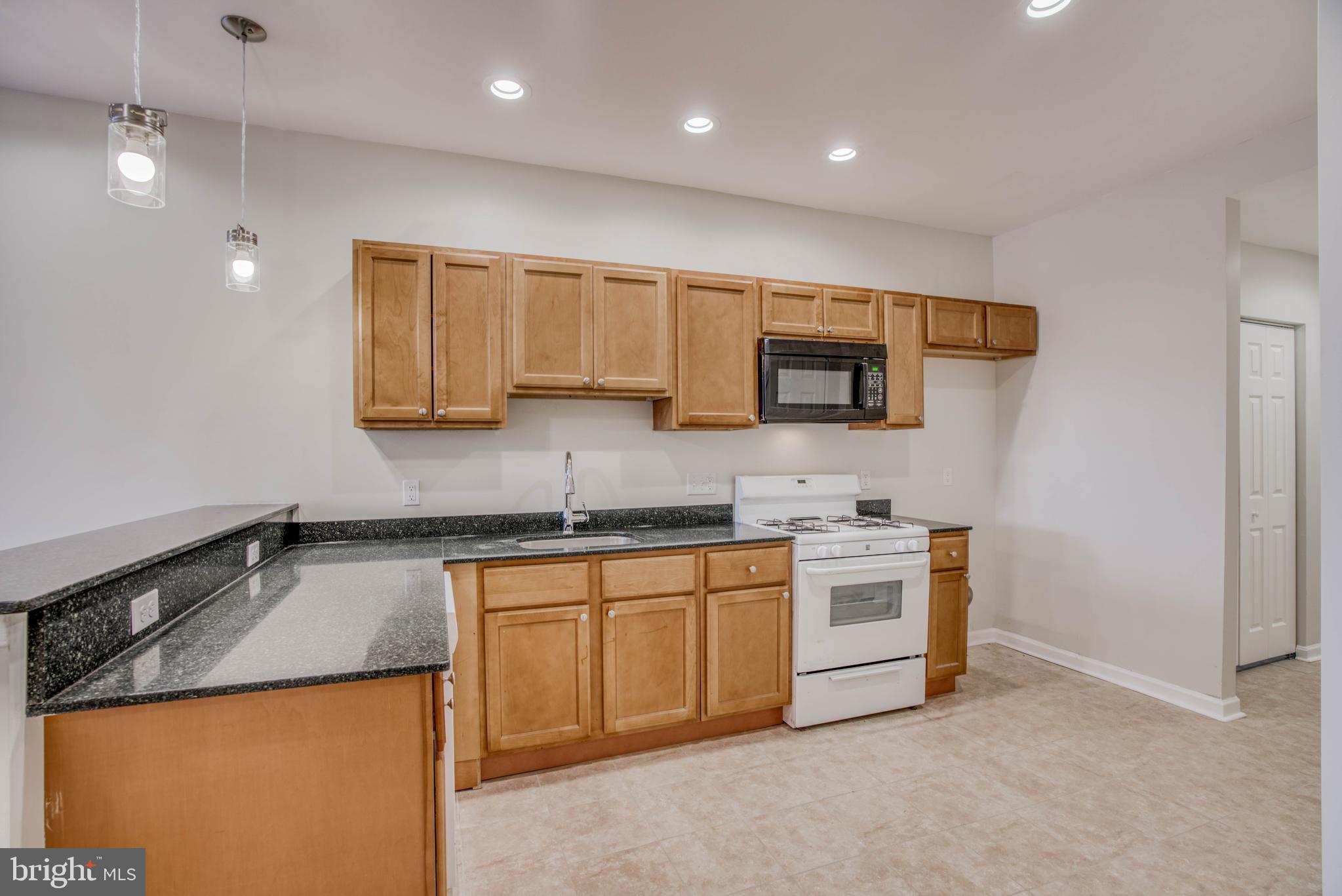 HAMPDEN HISTORIC DISTRICT - Residential Lease