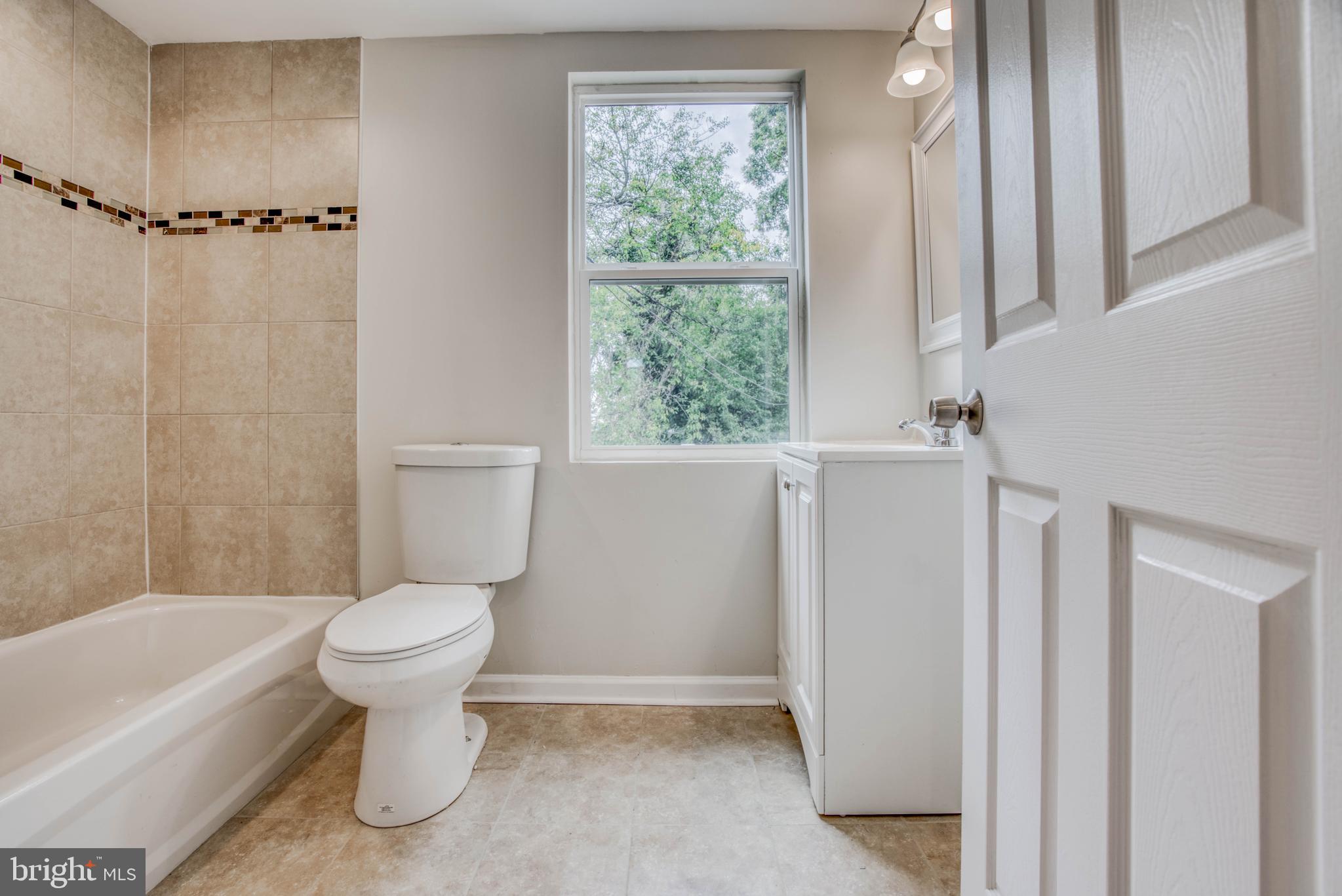 HAMPDEN HISTORIC DISTRICT - Residential Lease