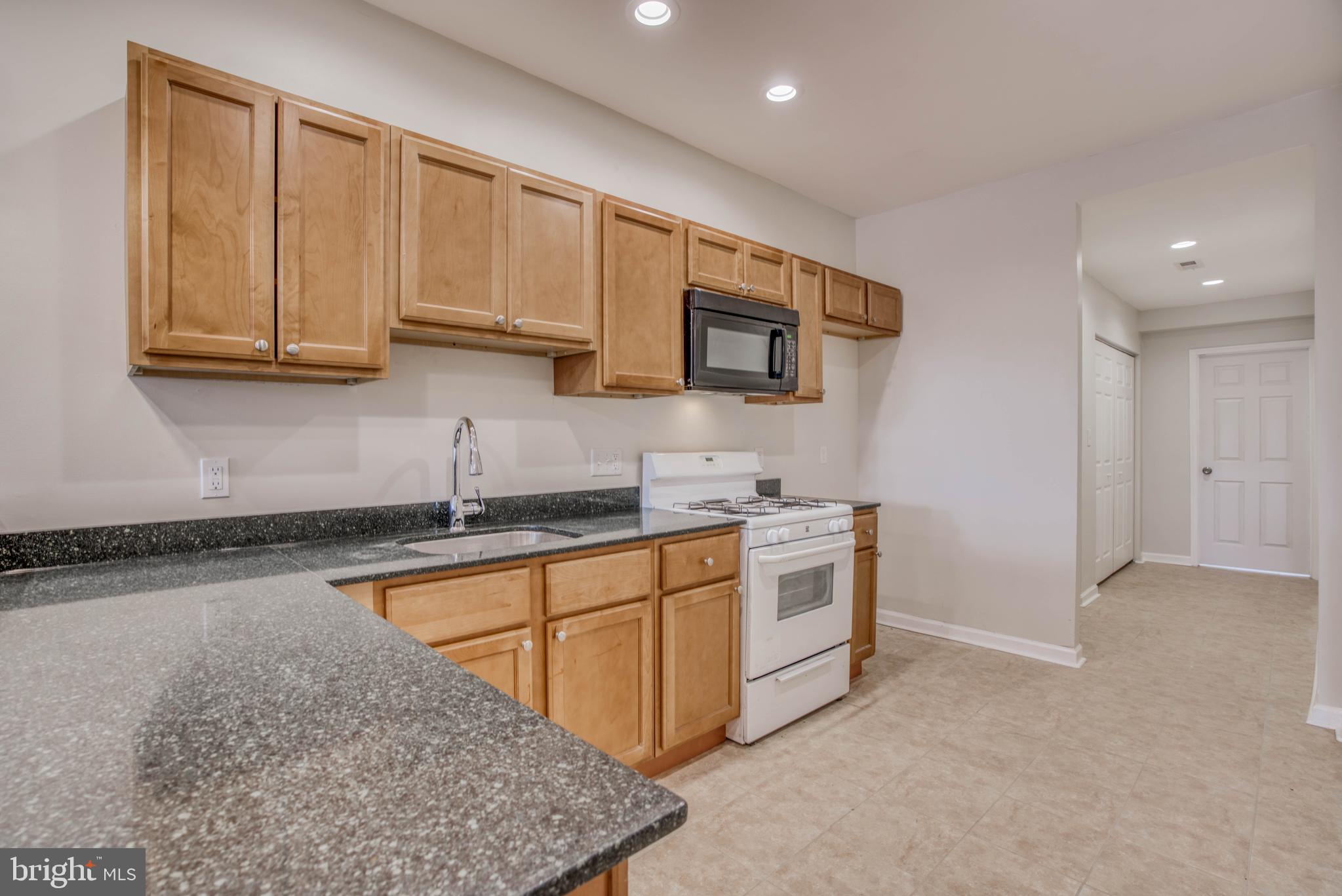 HAMPDEN HISTORIC DISTRICT - Residential Lease