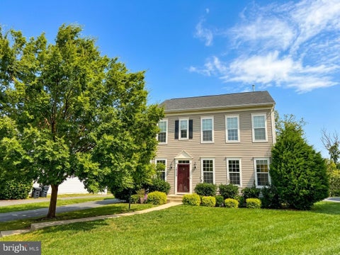 Photo of 10539 Bittersweet Lane, BRISTOW, VA 20136 (MLS # VAPW2131814)