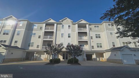 Condo For Sale - 23520 F D R Boulevard #303<br/> Saint Marys County, CALIFORNIA, MD 20619