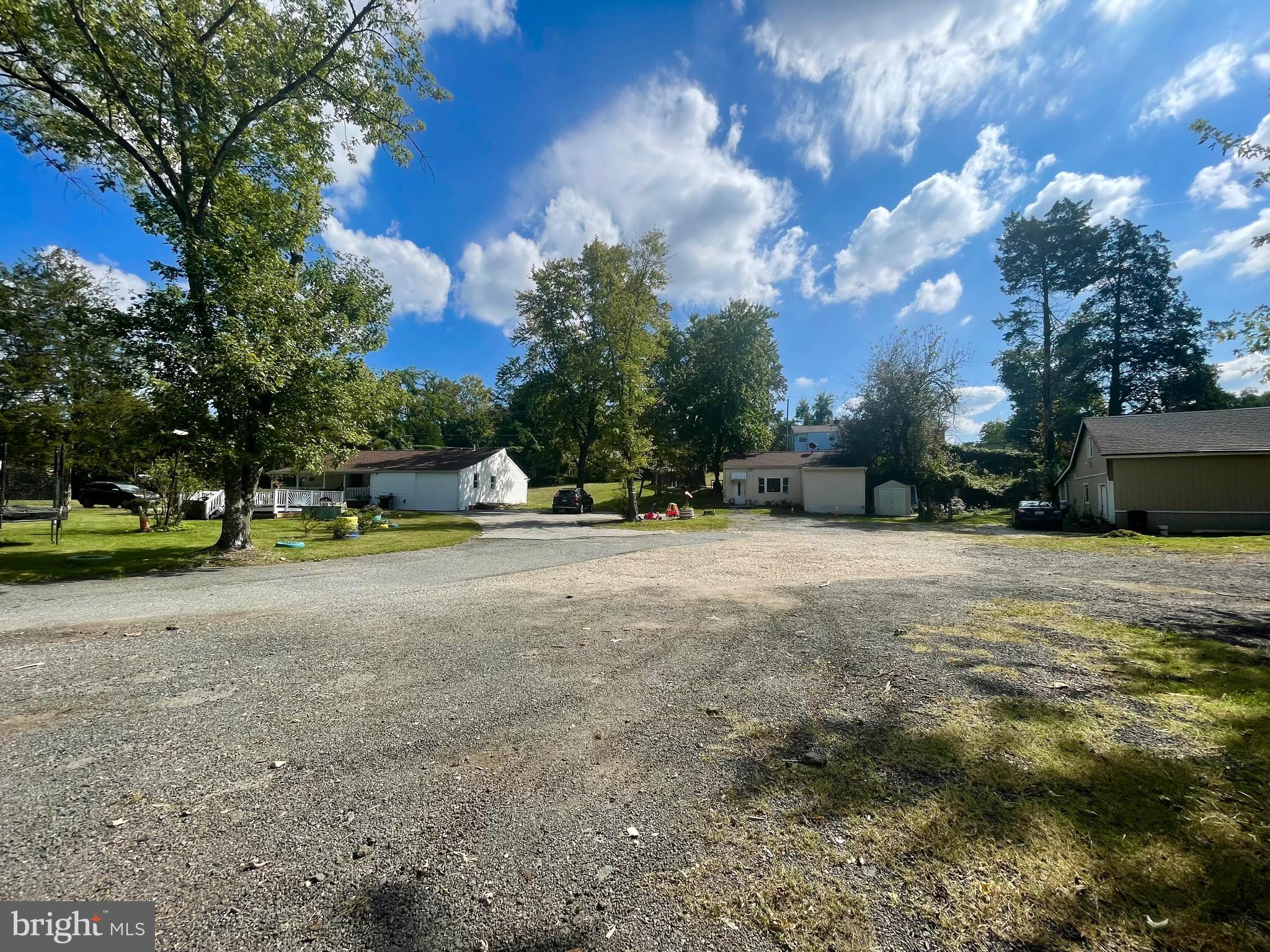 TEMPLE HILLS - Residential