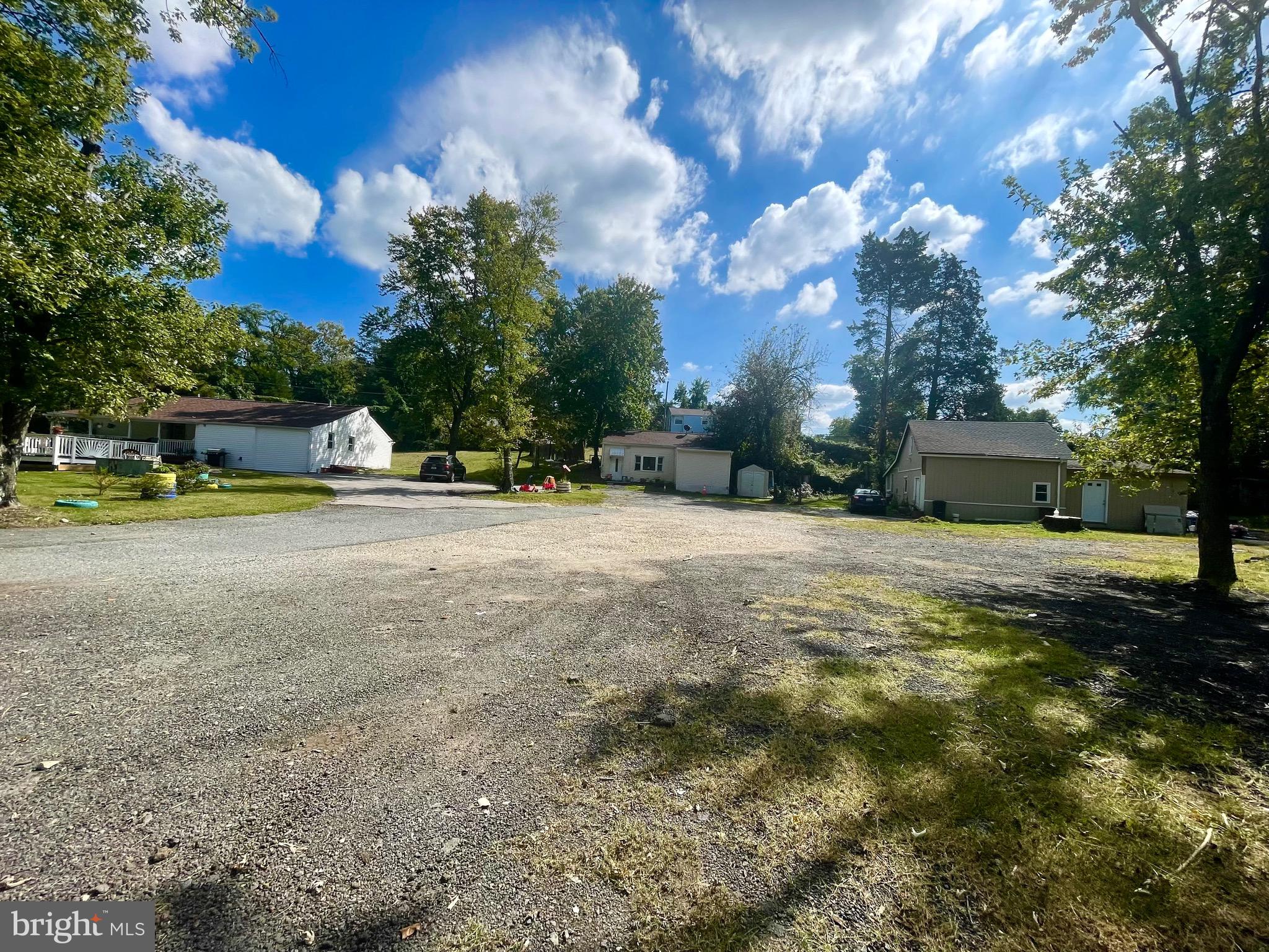 TEMPLE HILLS - Residential