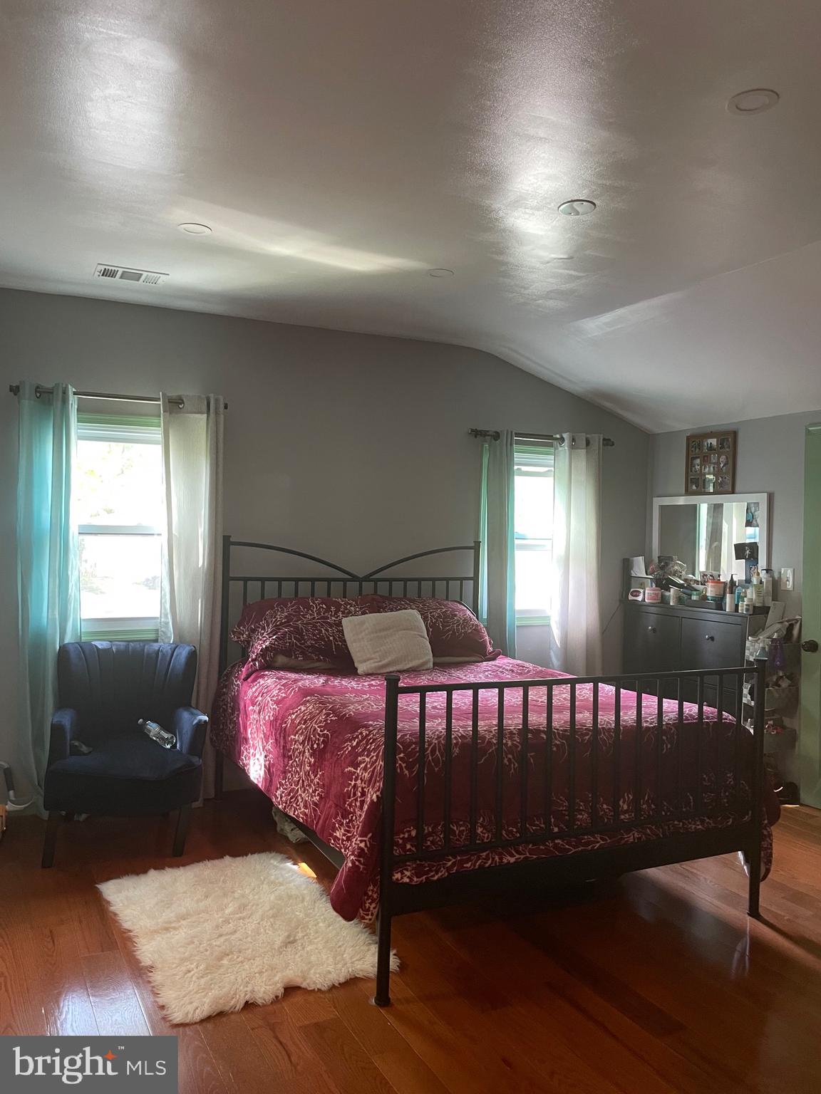 TEMPLE HILLS - Residential