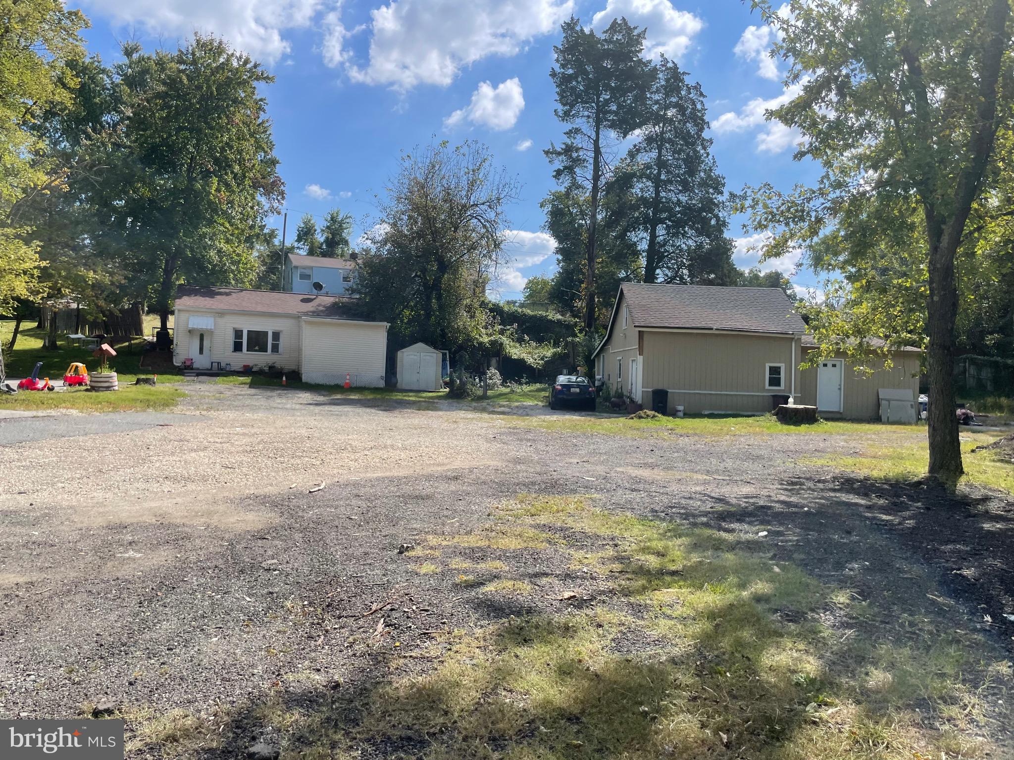 TEMPLE HILLS - Residential