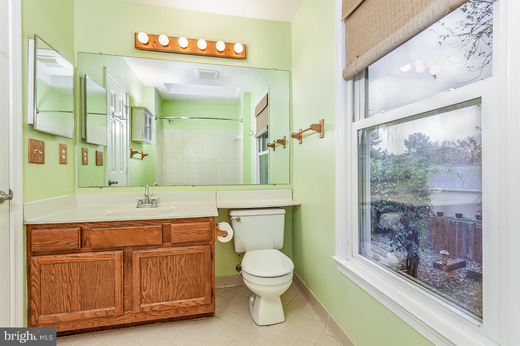 COUNTRY CLUB MANOR - Residential