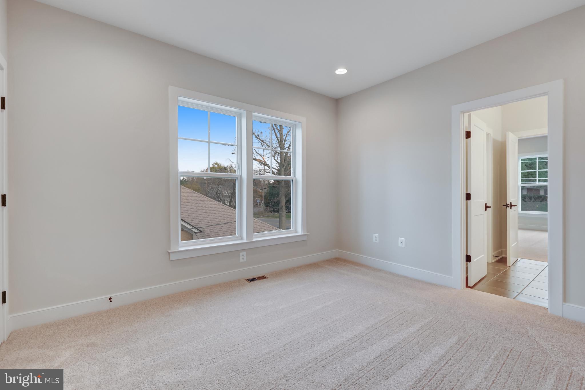 WEST MC LEAN - Residential