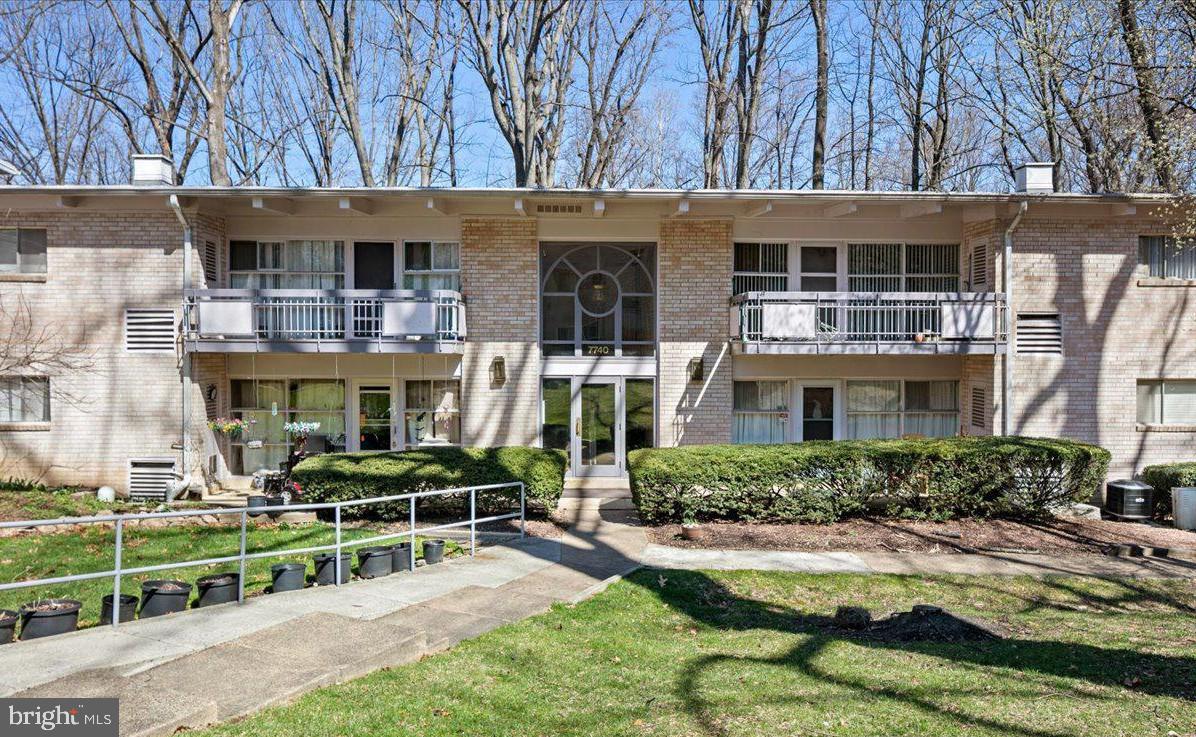 HERITAGE WOODS NORTH - Residential