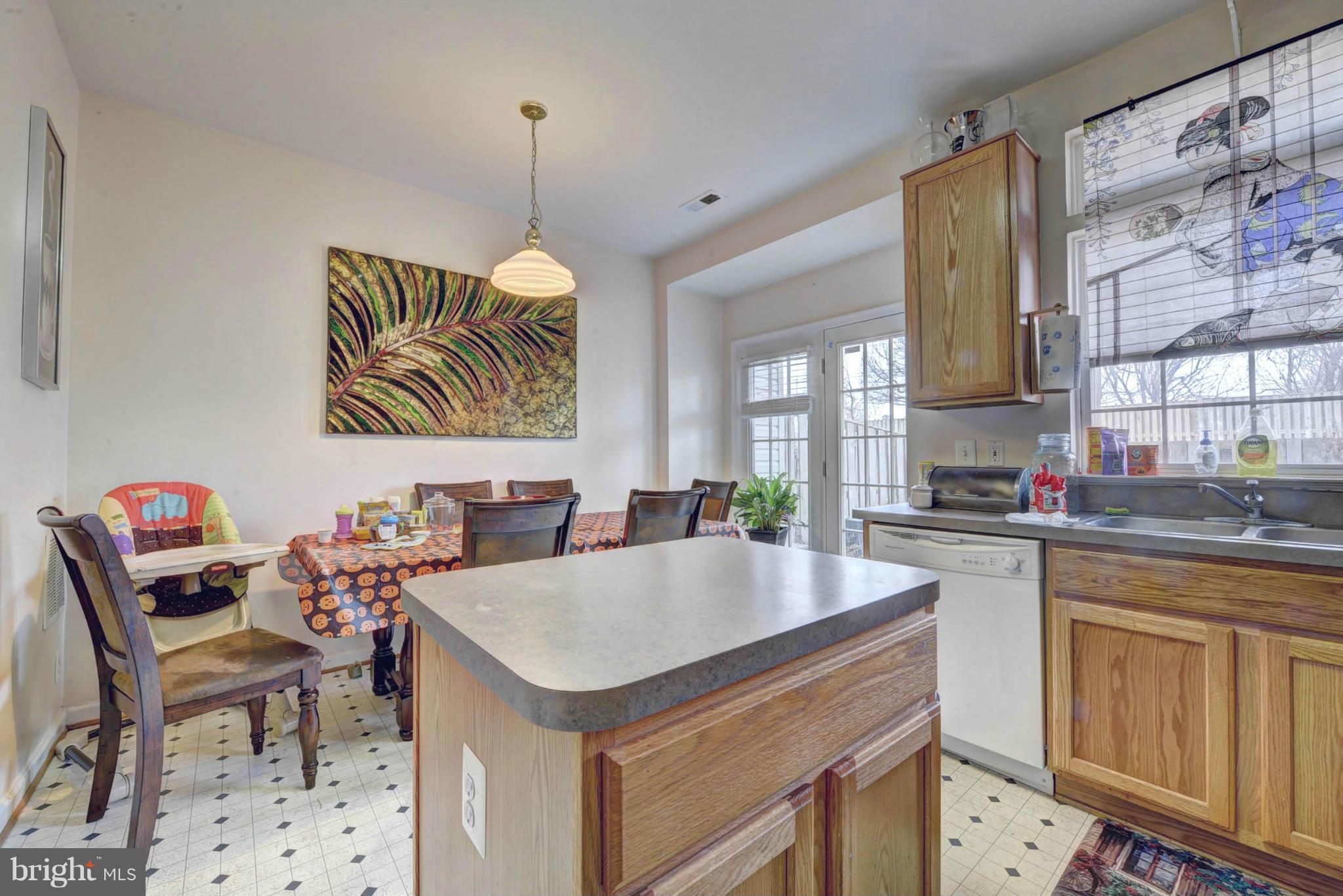 MOUNT VEE MANOR - Residential