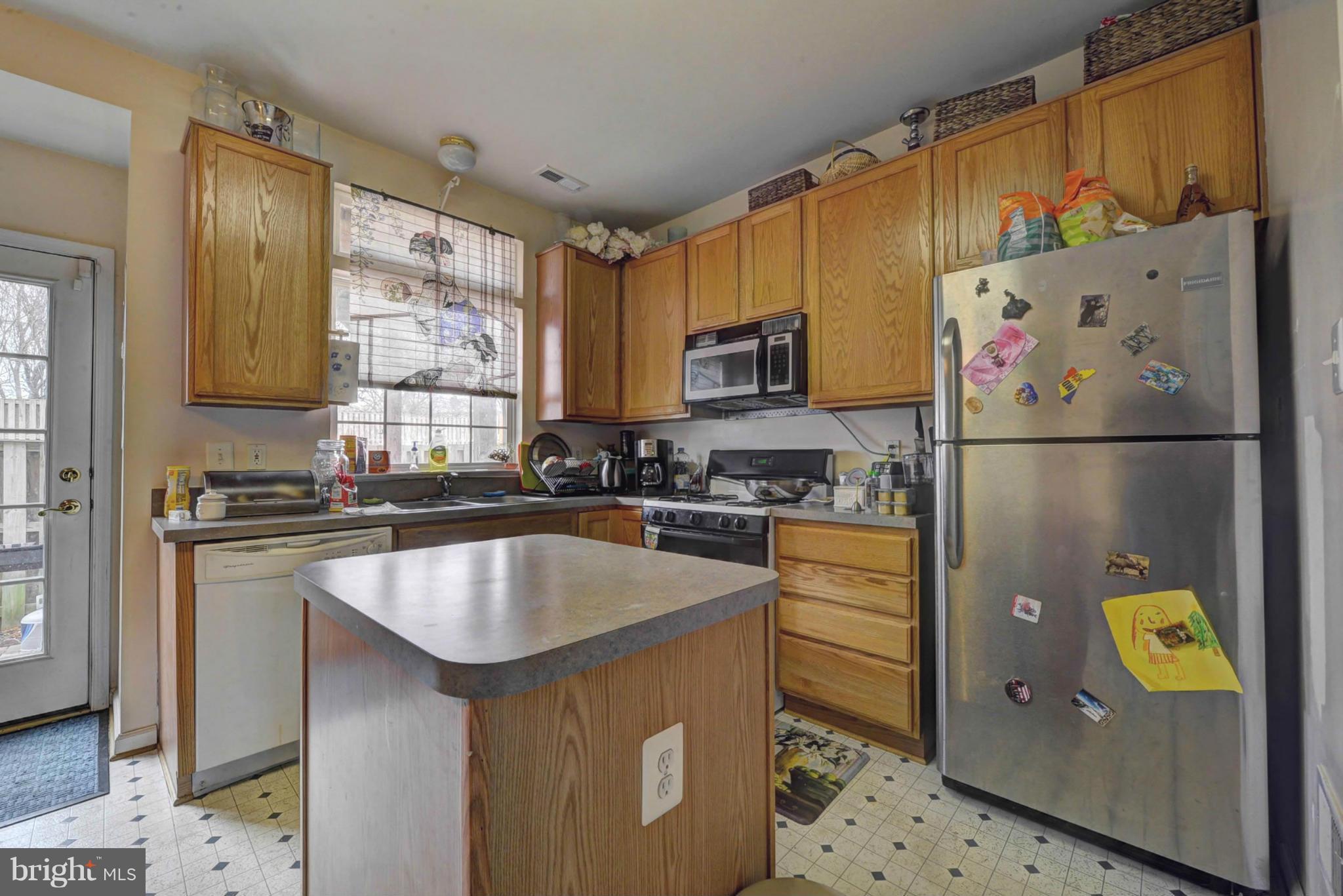 MOUNT VEE MANOR - Residential