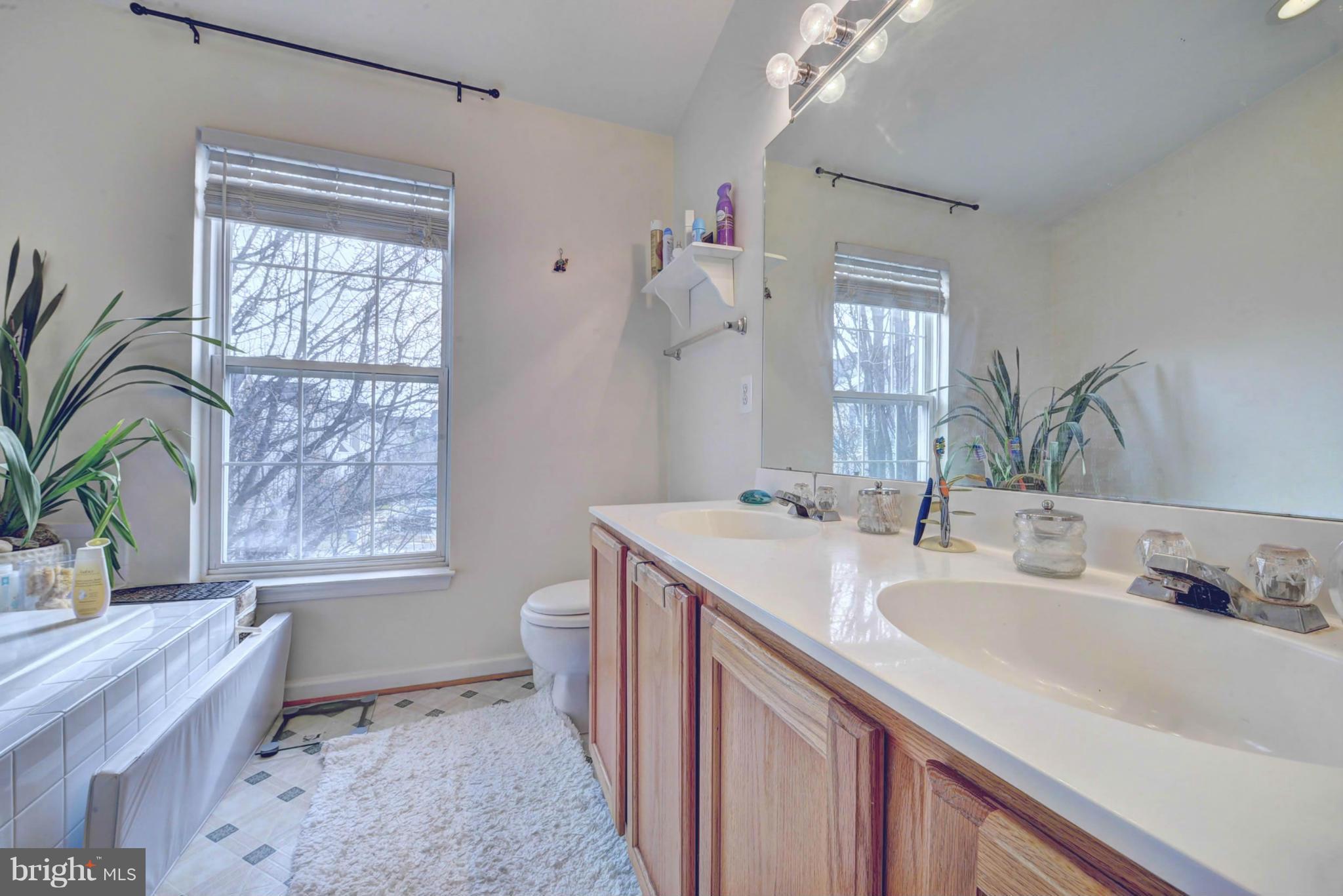 MOUNT VEE MANOR - Residential