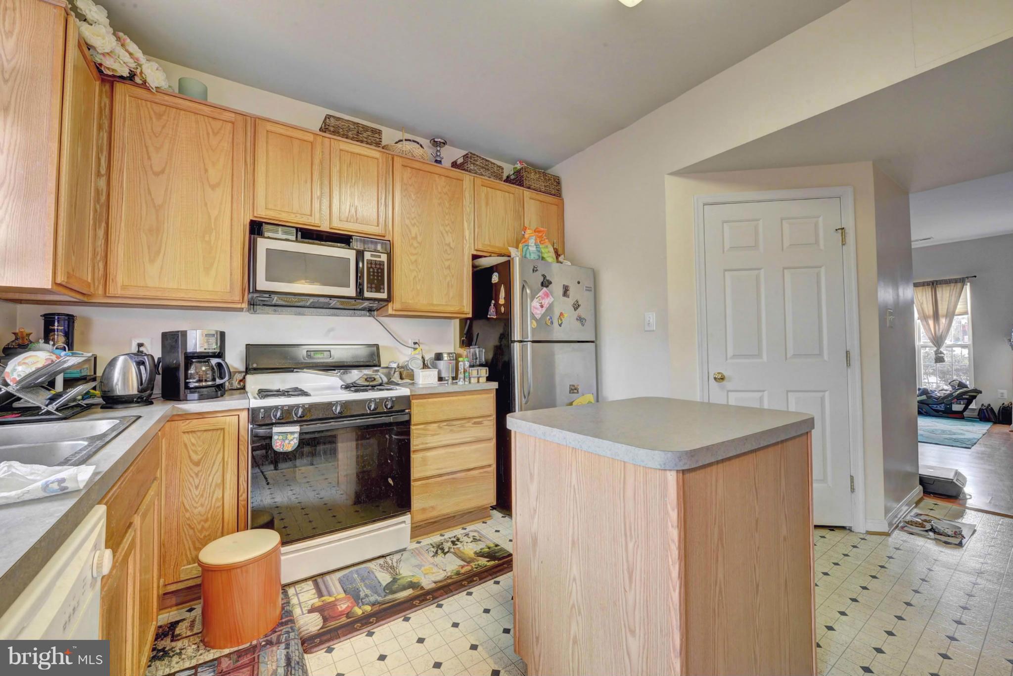 MOUNT VEE MANOR - Residential