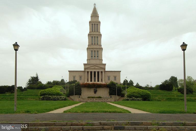 STATION PLACE - Residential Lease