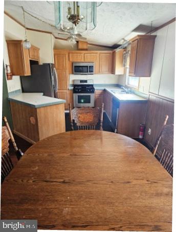 FAIRVIEW MANOR - Residential