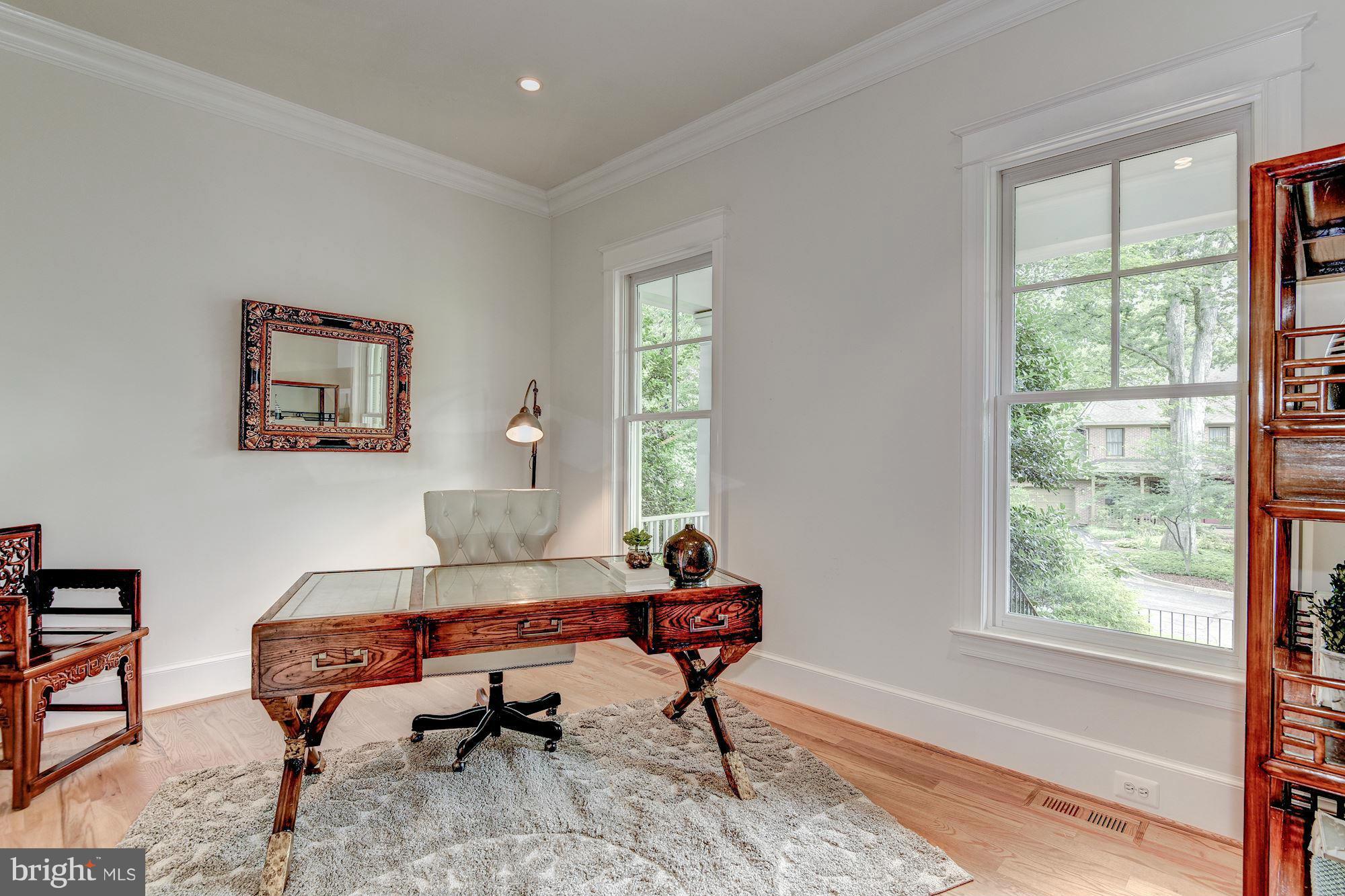 GREENWICH FOREST - Residential