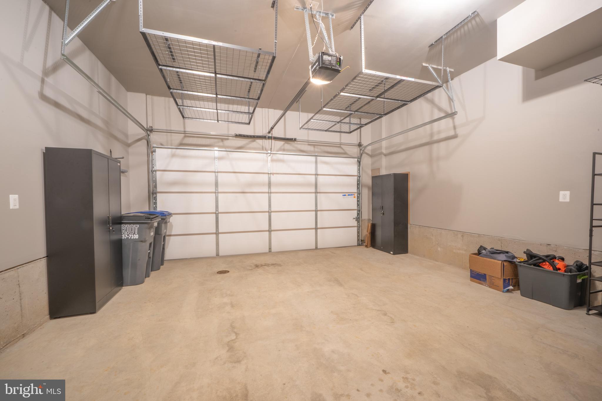 COMMONWEALTH PLACE AT WESTFIELDS - Residential Lease