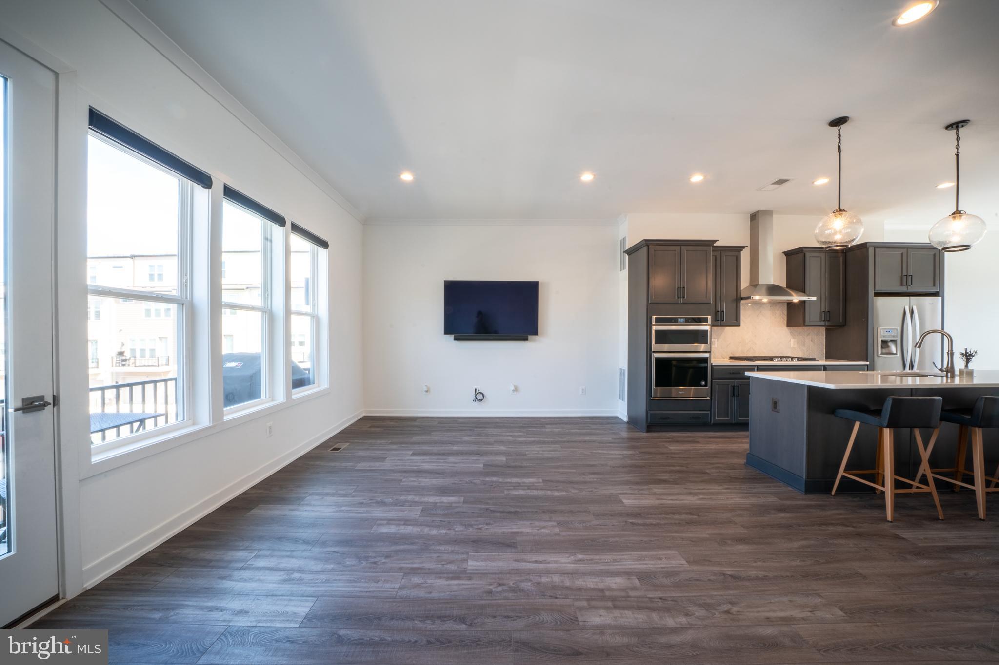 COMMONWEALTH PLACE AT WESTFIELDS - Residential Lease