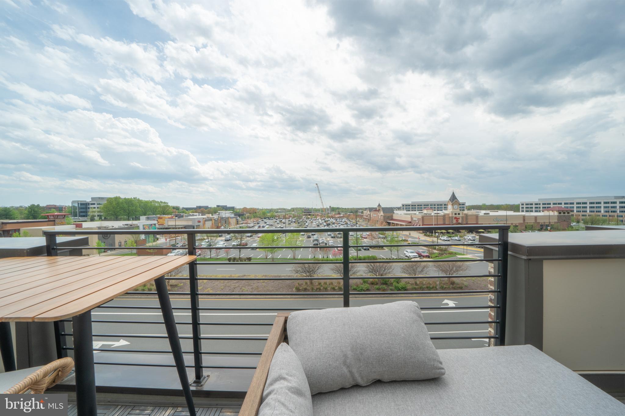 COMMONWEALTH PLACE AT WESTFIELDS - Residential Lease