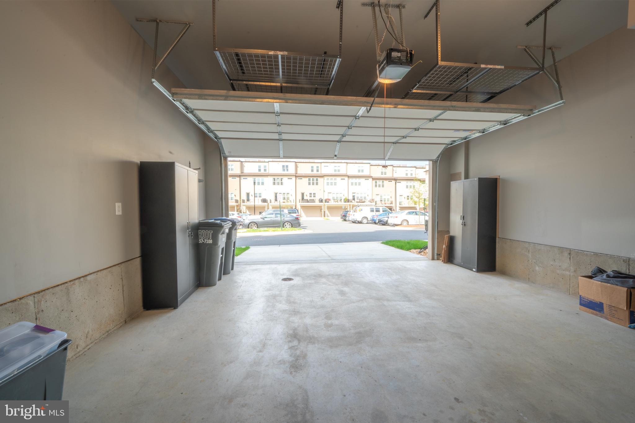 COMMONWEALTH PLACE AT WESTFIELDS - Residential Lease