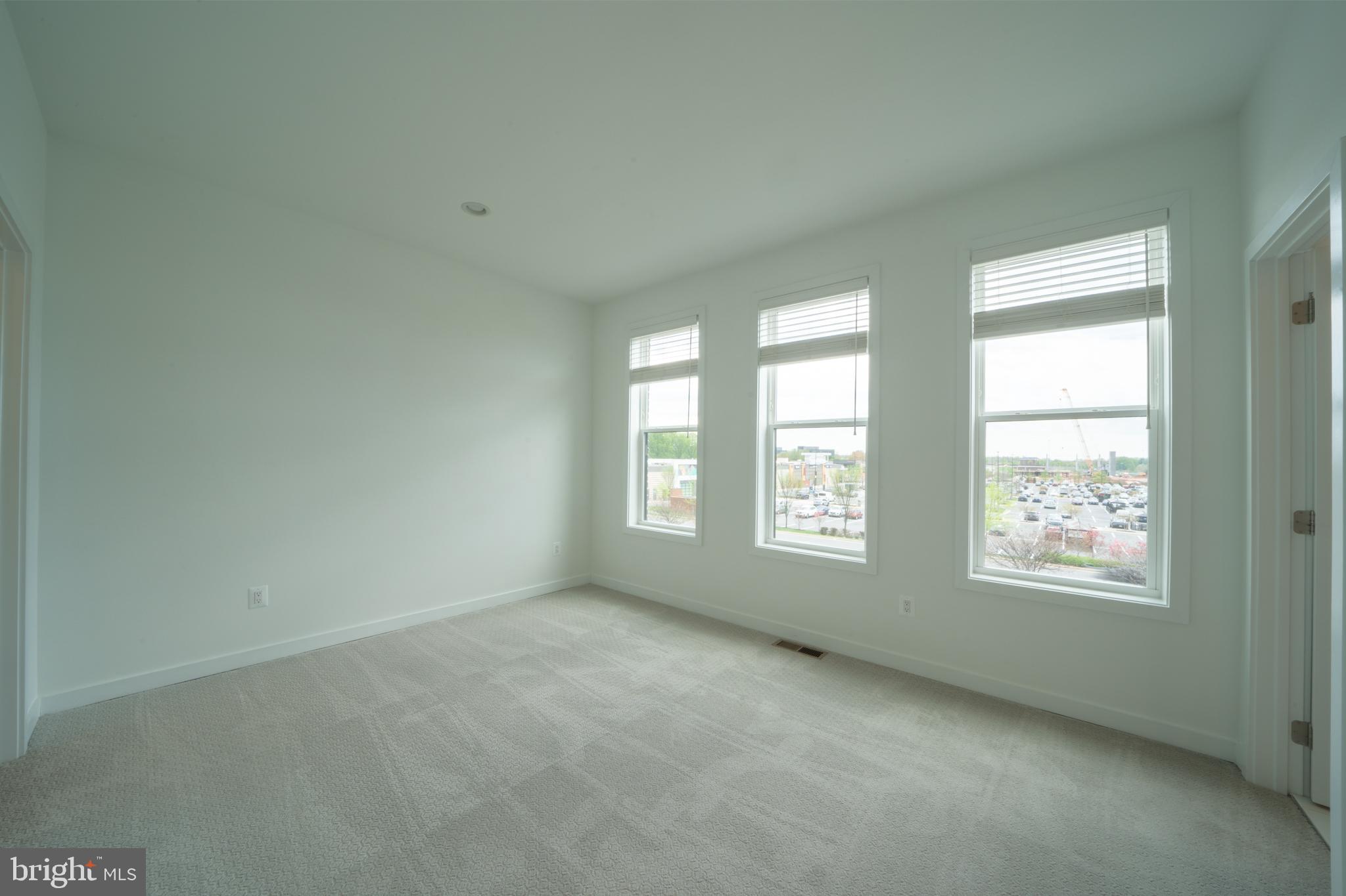 COMMONWEALTH PLACE AT WESTFIELDS - Residential Lease