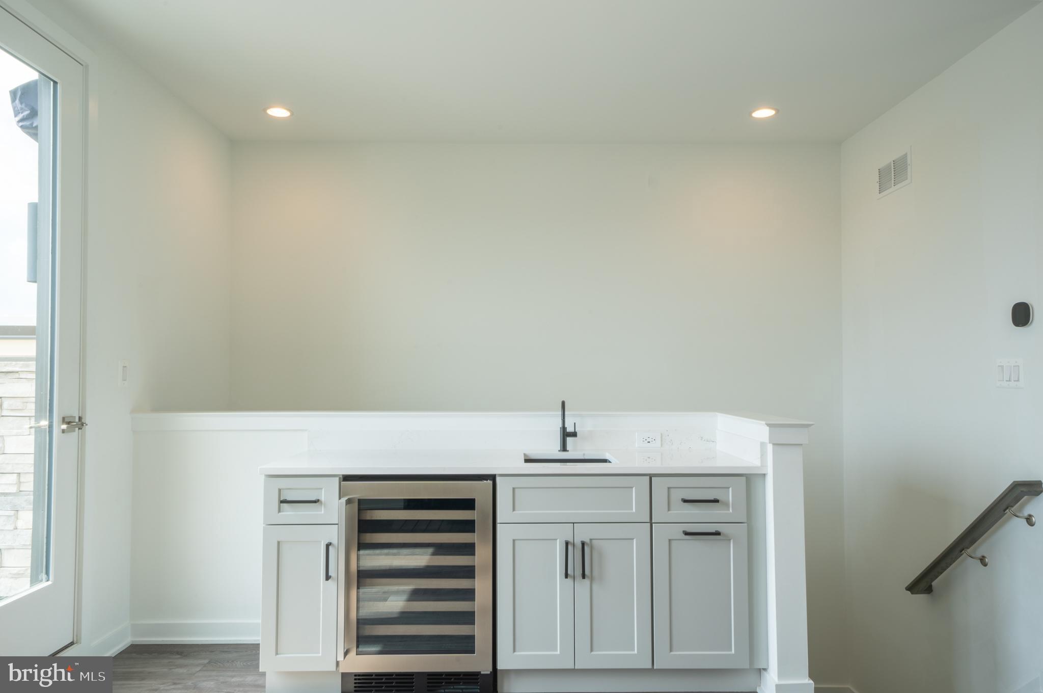 COMMONWEALTH PLACE AT WESTFIELDS - Residential Lease