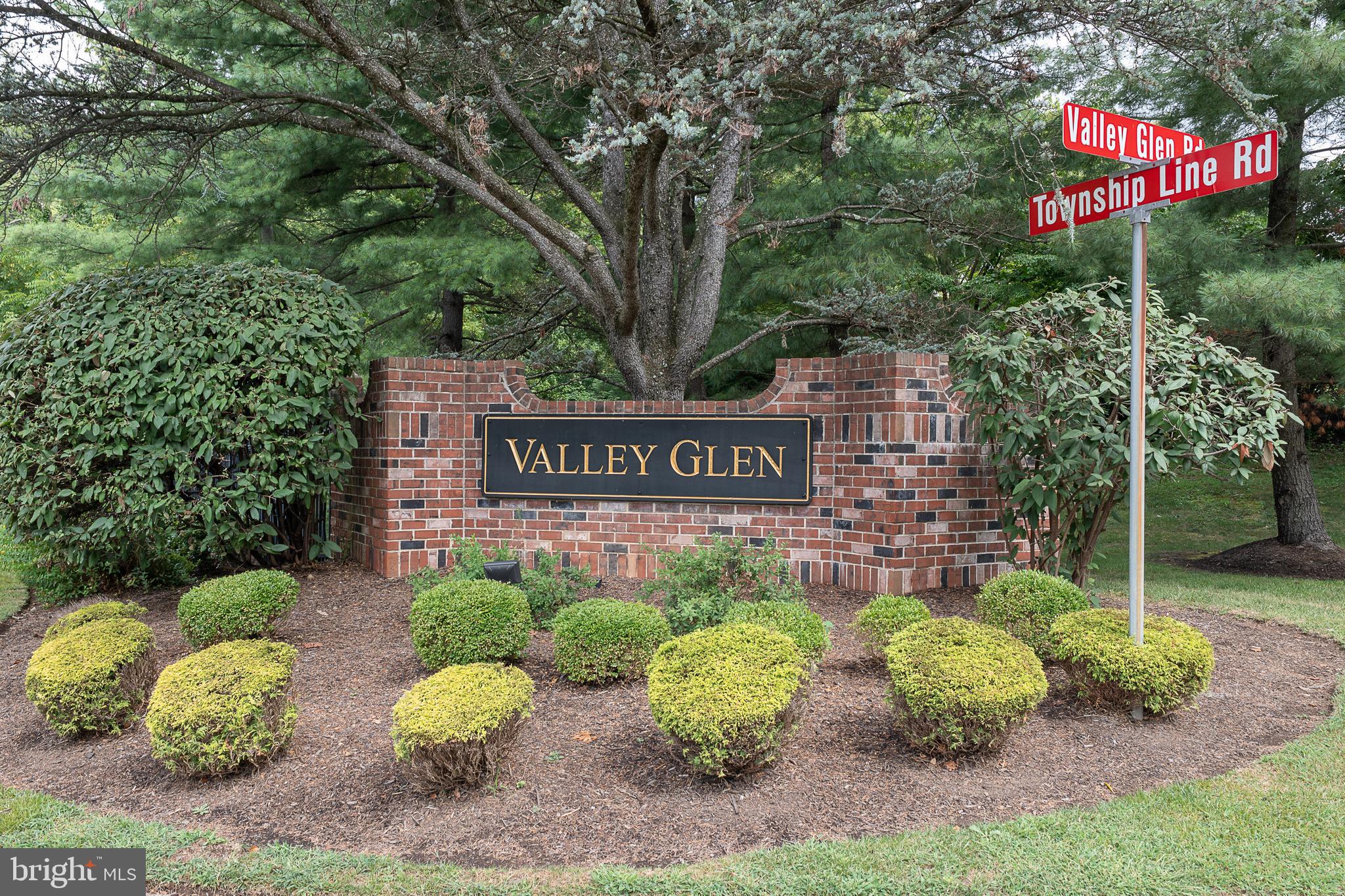 Spacious first floor 2 bedroom 2 bath unit in sought after Valley Glen Community. Eat in Kitchen with pass thru window into dining room makes entertaining a breeze! Relaxing in the large living room with sliders to the rear overlooking the wonders of nature. Large main bedroom with ensuite full bathroom , walk in shower and plenty of closet space. Additional second bedroom and hall bathroom with tub. Separate laundry room with full sized washer and dryer with room for storage. Enjoy the convenience of Valley Glen. The community is meticulously kept with world class maintenance. Summertime fun at the community pool included in your condo dues as well as common area & grounds maintenance, snow and trash removal, water and sewer. Valley Glen is conveniently located to 476 and Turnpike. A quick commute on the train to Center City. Convenient to area Universities and Hospitals as well. This property is more than just a condo; it's a lifestyle upgrade. Schedule a viewing today and make Valley Glen your new home!