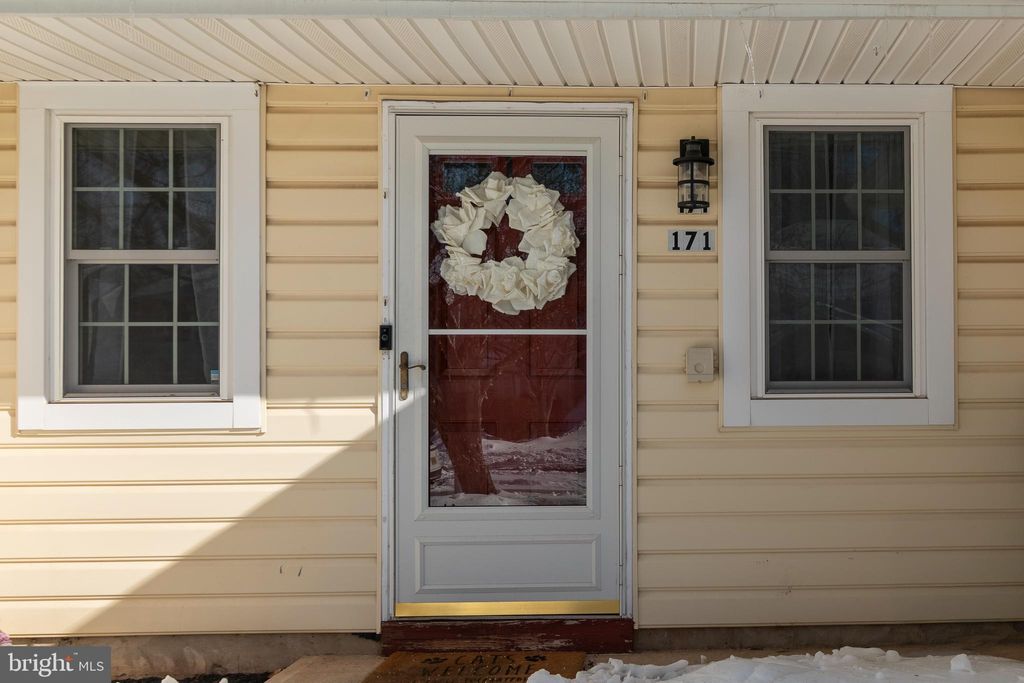 Photo of 171 Beckett Place, SOMERSET, NJ 08873 (MLS # NJSO2005214)